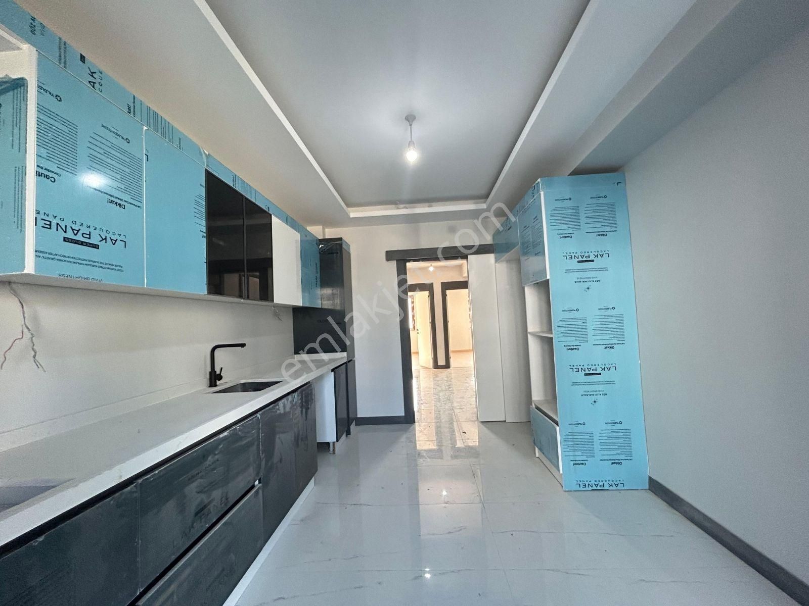 Havuzlu Güvenlikli Sitede 3+1 140 M² Ultra Lüks Daire Modern