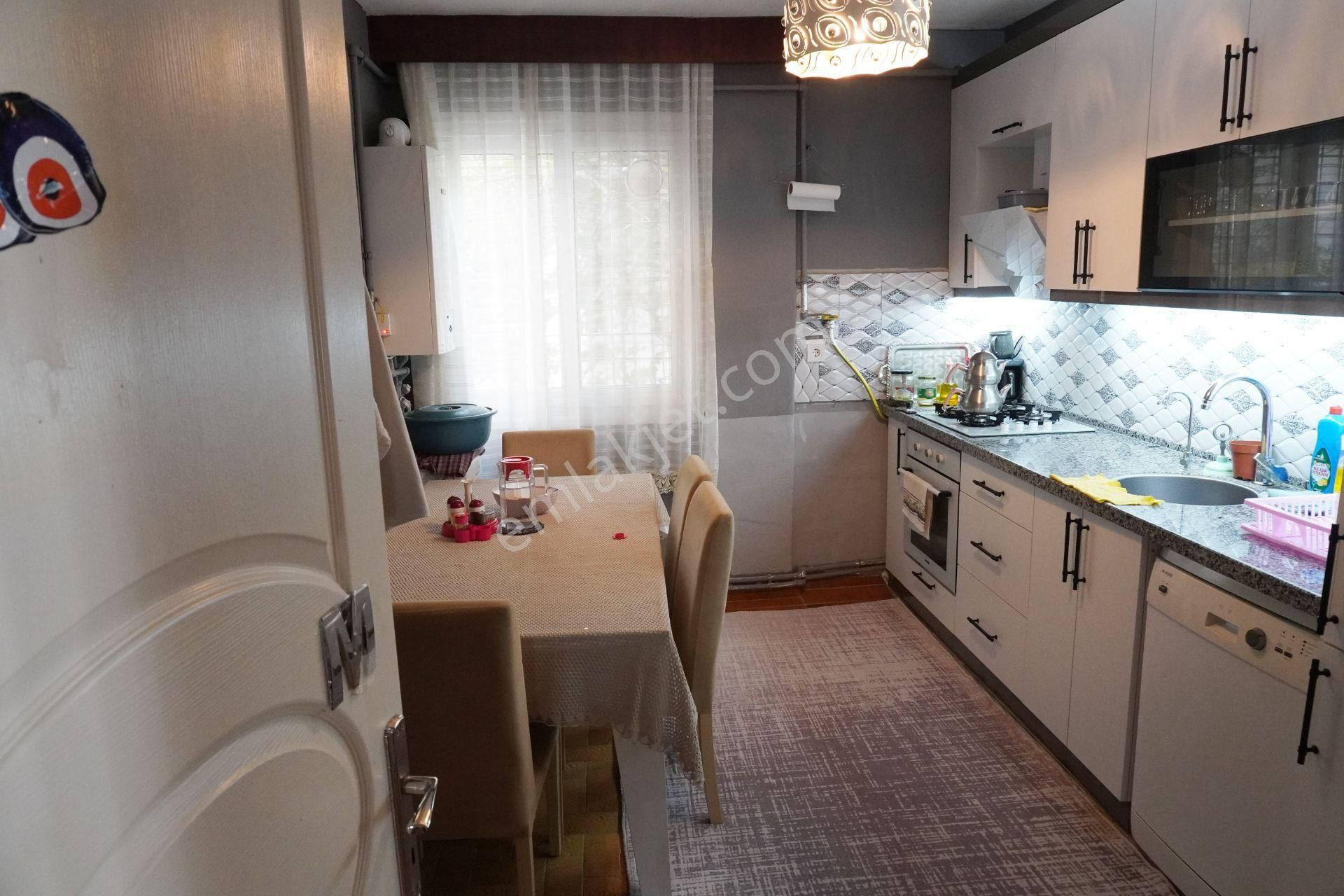 Güzeltepede Satılık 175m2 Arsa Üzerinde 4katlı Bina Çiğliserkan - Görsel 3