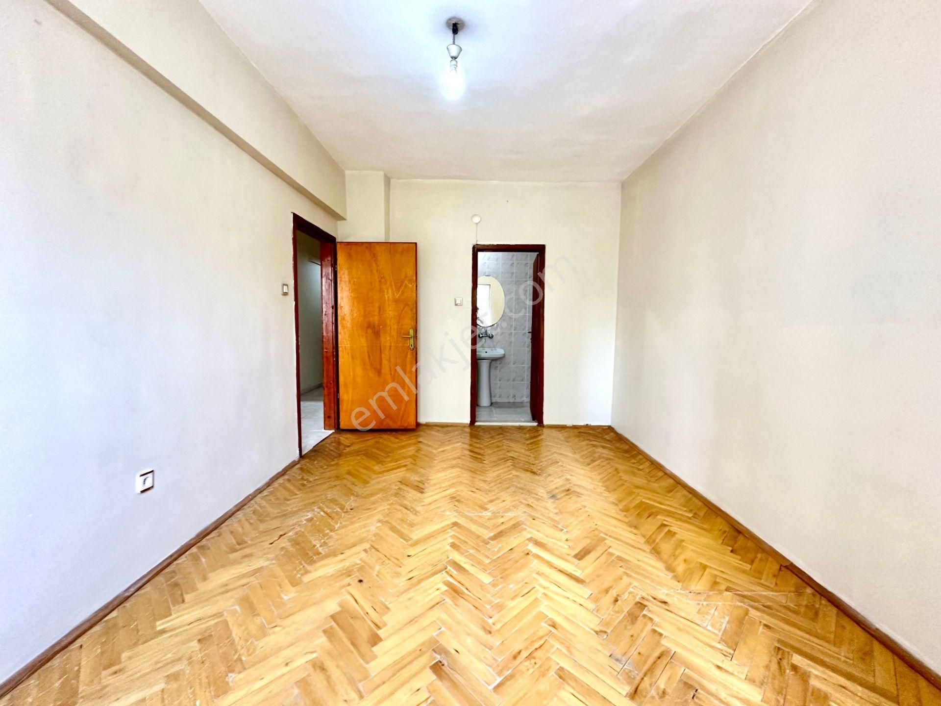 Kalecik Emlak'tan Çift Banyo Asansörlü, Güney Cephe 3+1 125m² - Görsel 13