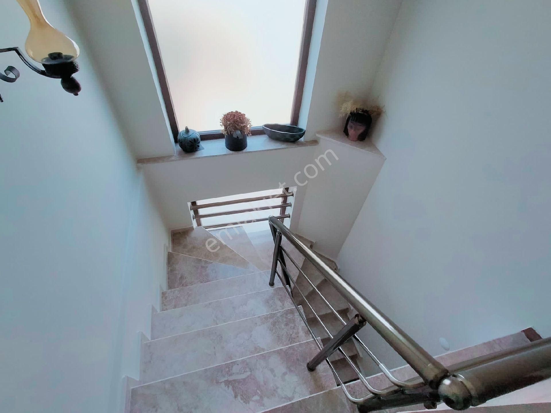 Soğucak Ta Manzaralı Ortak Havuzlu Köşe Konumlu 5+2 Villa - Görsel 19