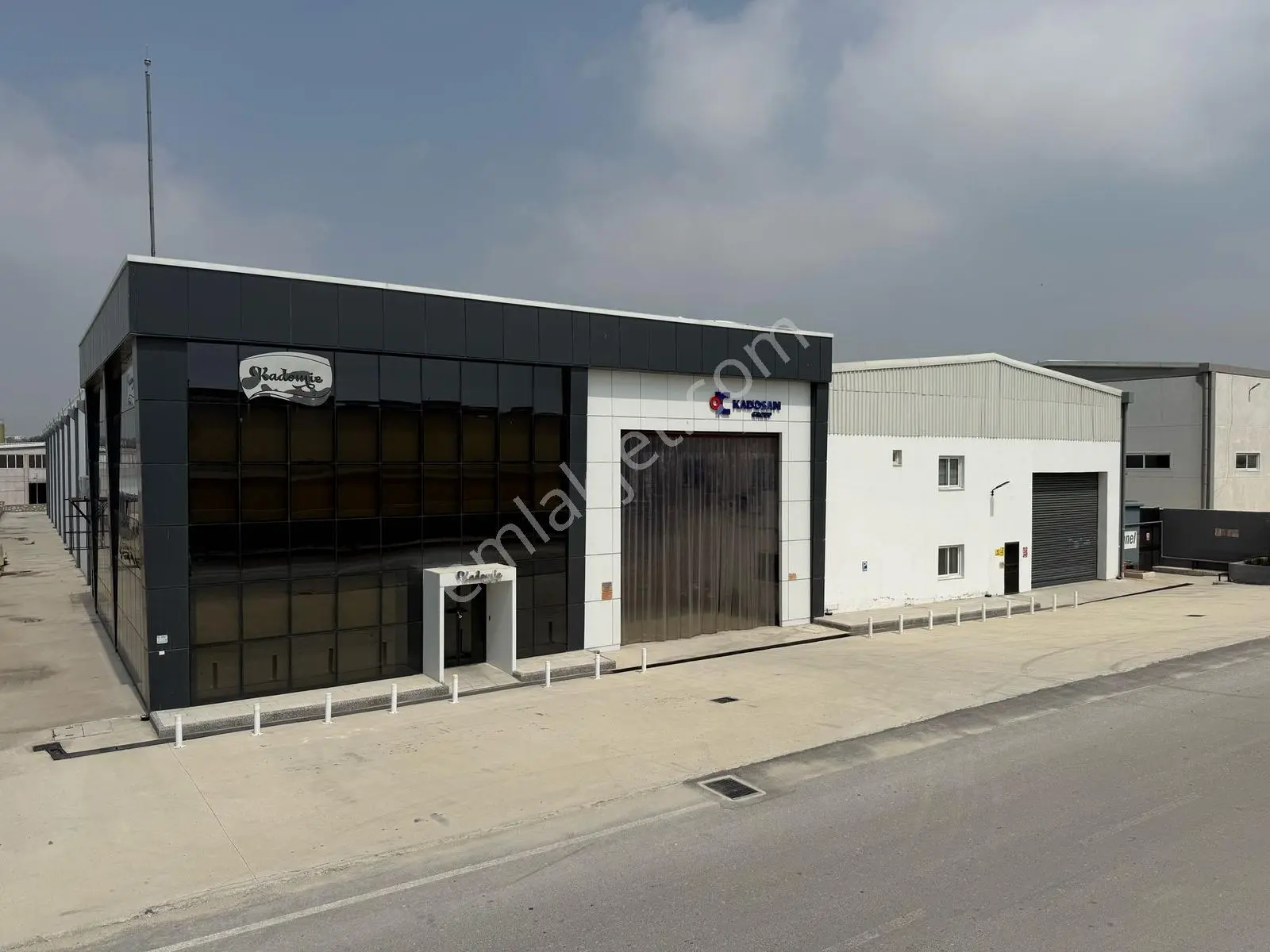 Tüzün'den 3. Osb (burhan Osb )' De Kiralık Fabrika