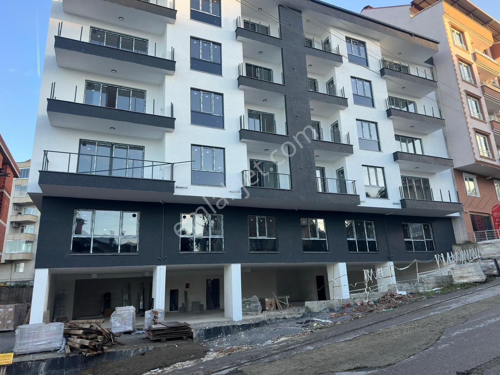 Trabzon'da Satılık 1+1 Sıfır Daire - Görsel 15