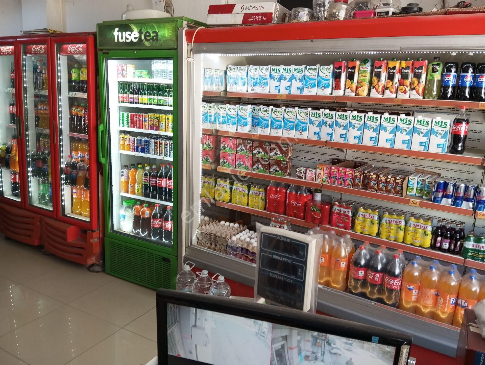 İzban'a Yakın Ana Caddede Köşebaşı Kiralık Dükkan