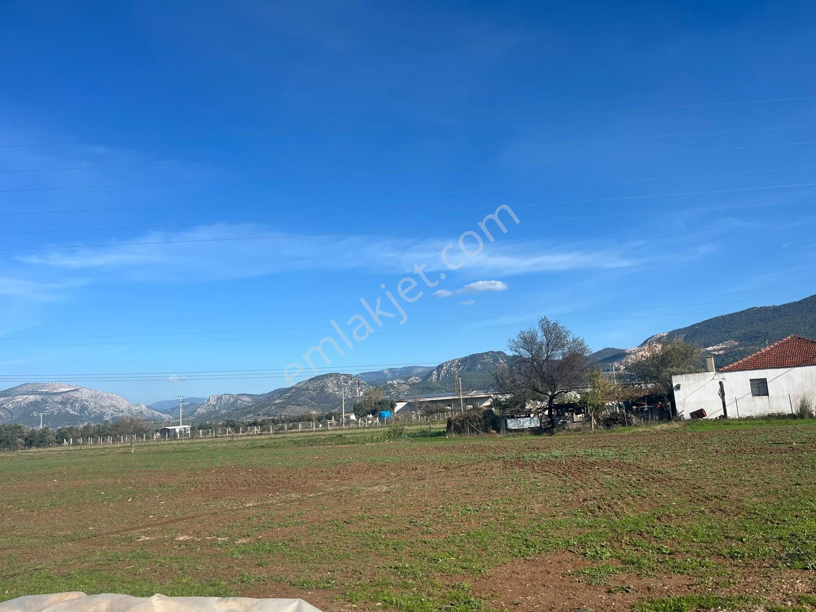 Beçin'de İmara Çok Yakın, Kupon Niteliğinde 6.168 M² Tarla - Görsel 3