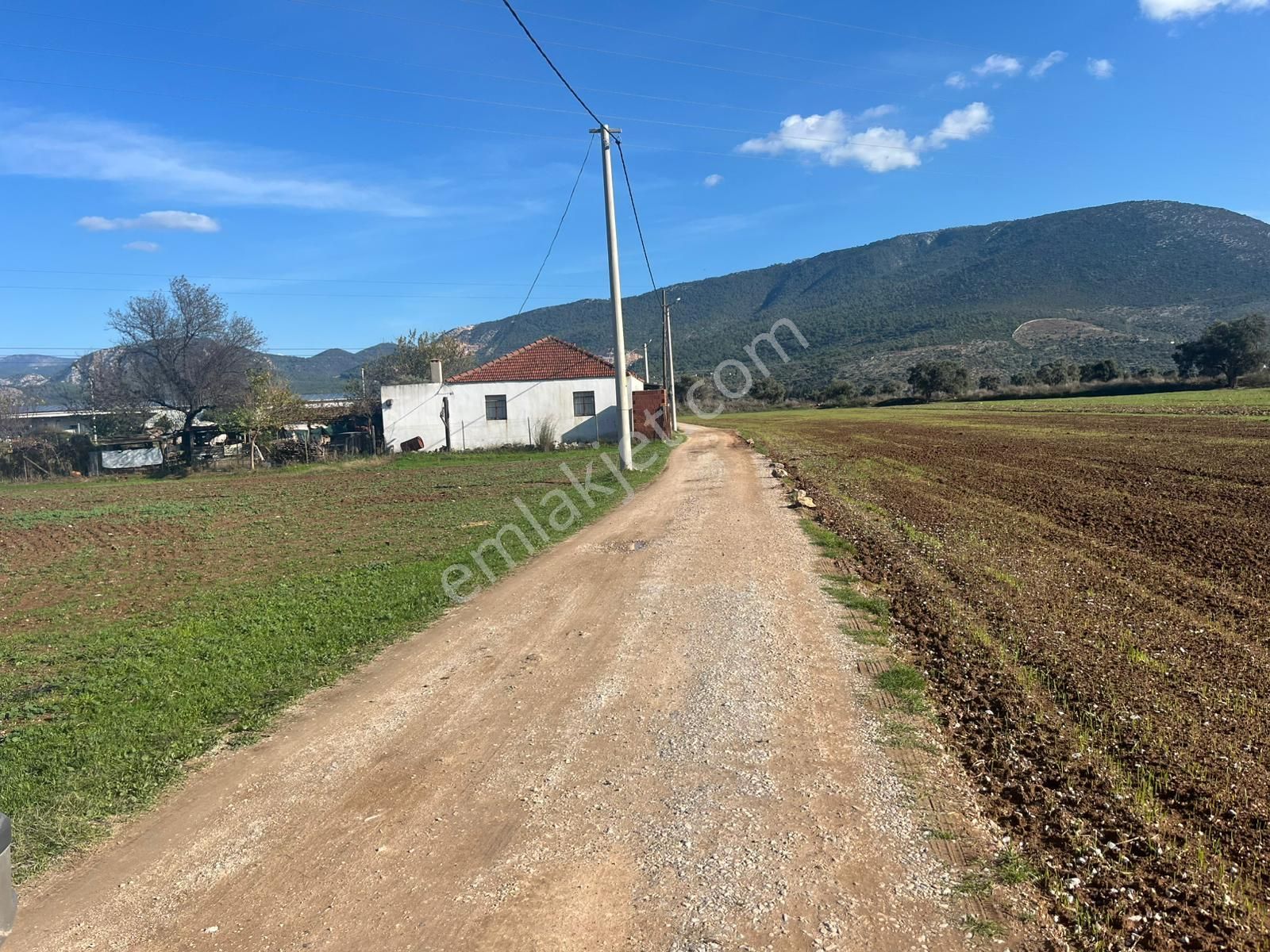 Beçin'de İmara Çok Yakın, Kupon Niteliğinde 6.168 M² Tarla - Görsel 2