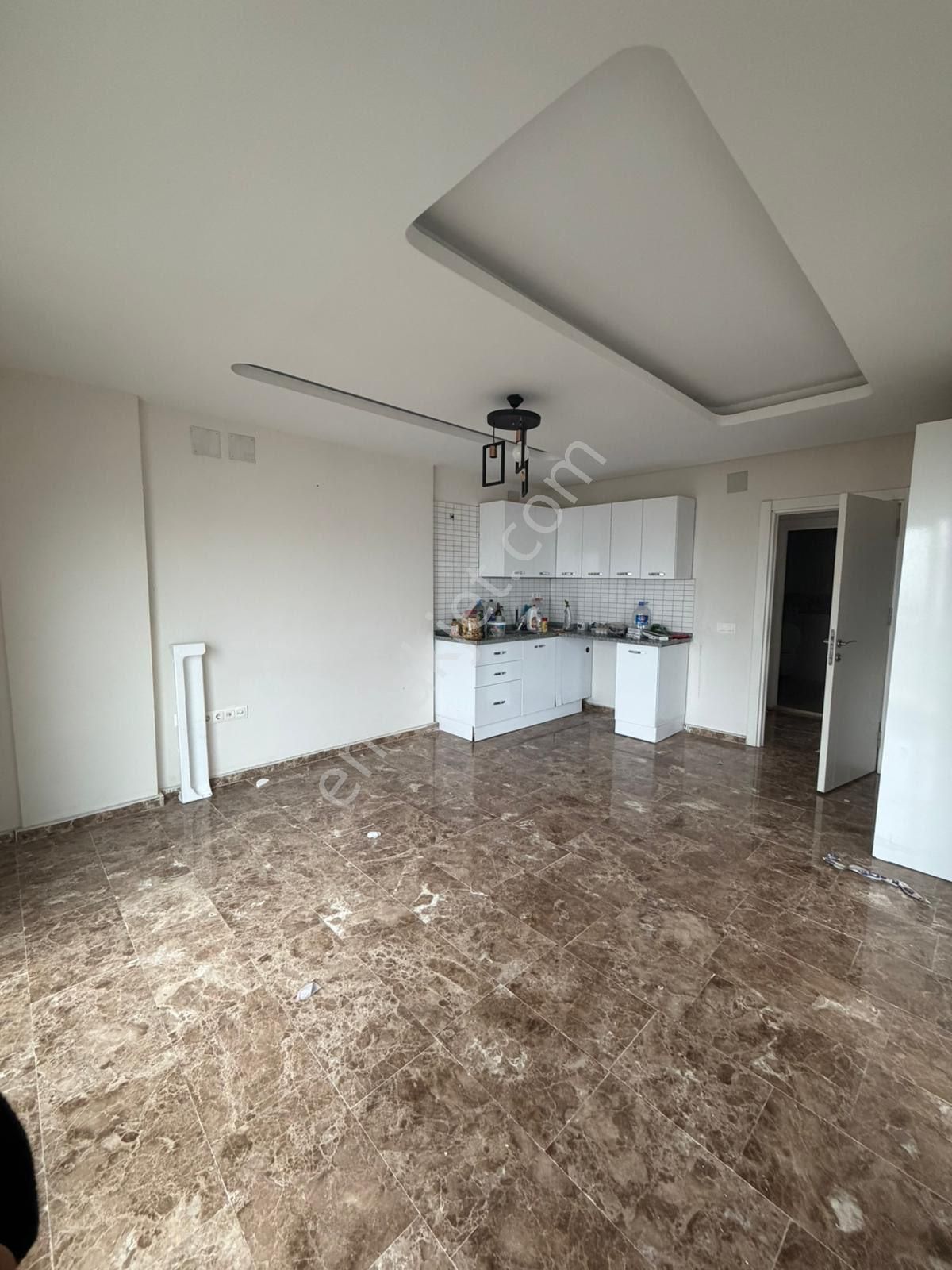 Gültepe’de 2+1 9. Kat Cadde Üzerinde