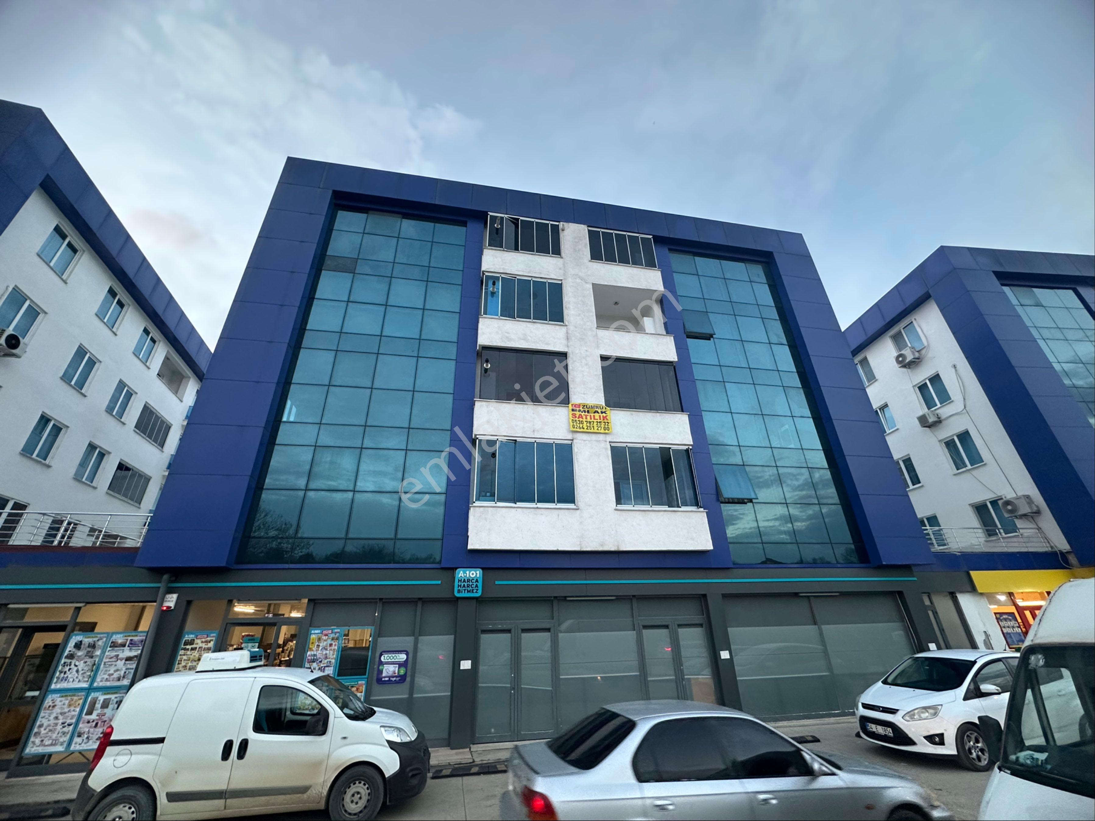 Sakarya Zümrüt Emlaktan Korucuk Mahallesinde 3+1 Temiz Sorunsuz Satılık Daire