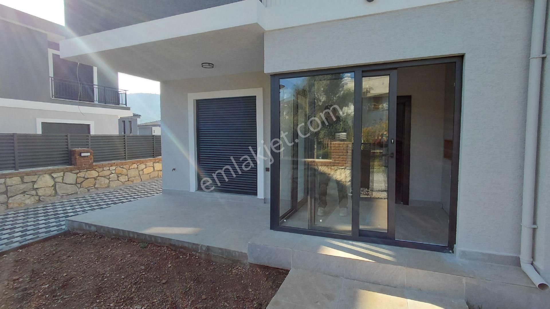 Abük Merkezde Müstalil ,havuzlu ,otoparklı,bahçeli 3+1 Villa - Görsel 6