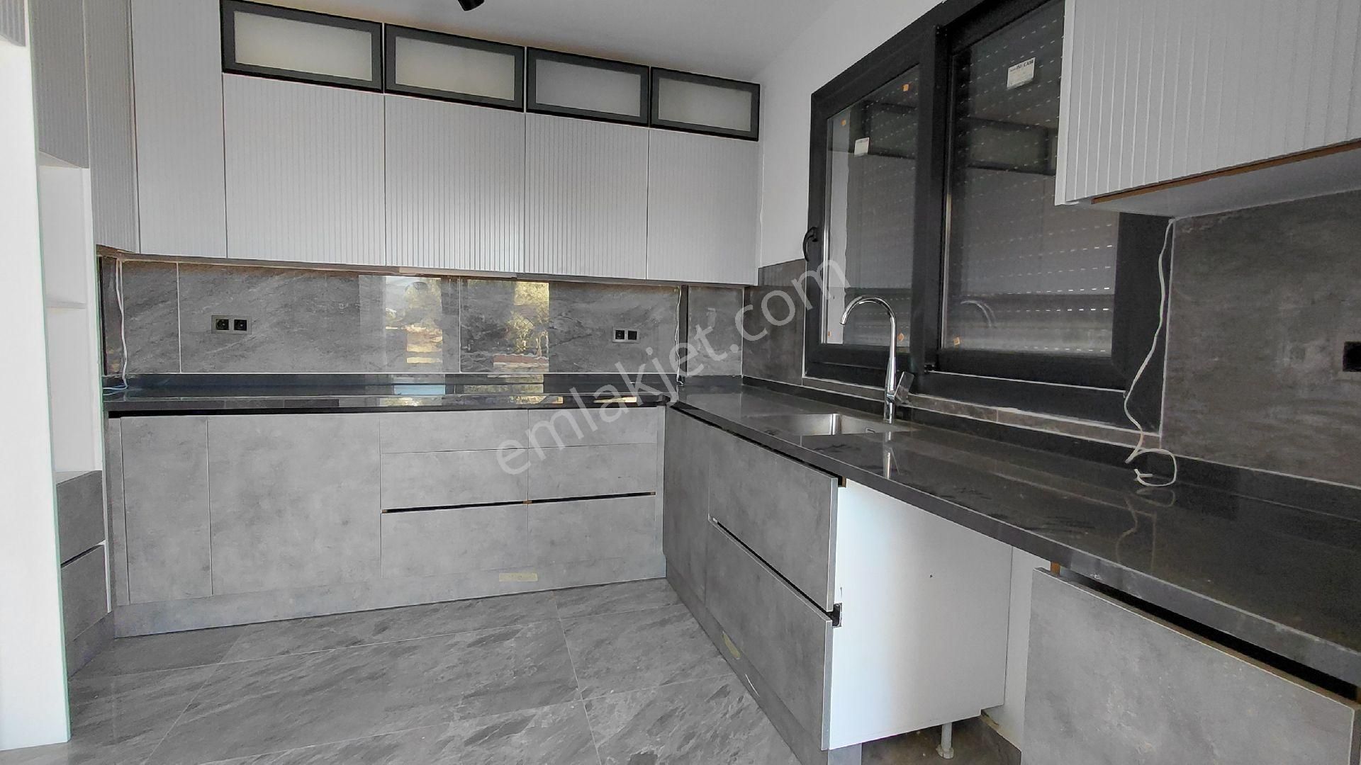 Abük Merkezde Müstalil ,havuzlu ,otoparklı,bahçeli 3+1 Villa - Görsel 34