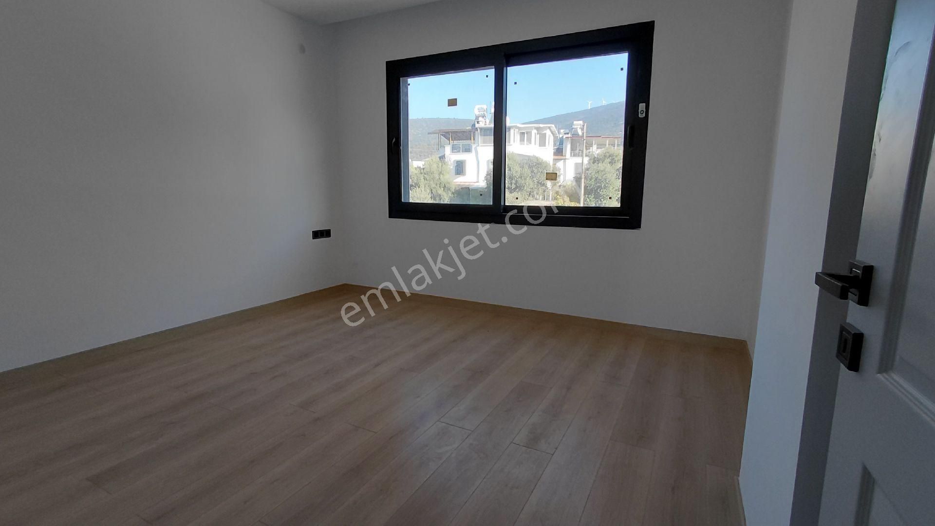 Abük Merkezde Müstalil ,havuzlu ,otoparklı,bahçeli 3+1 Villa - Görsel 14