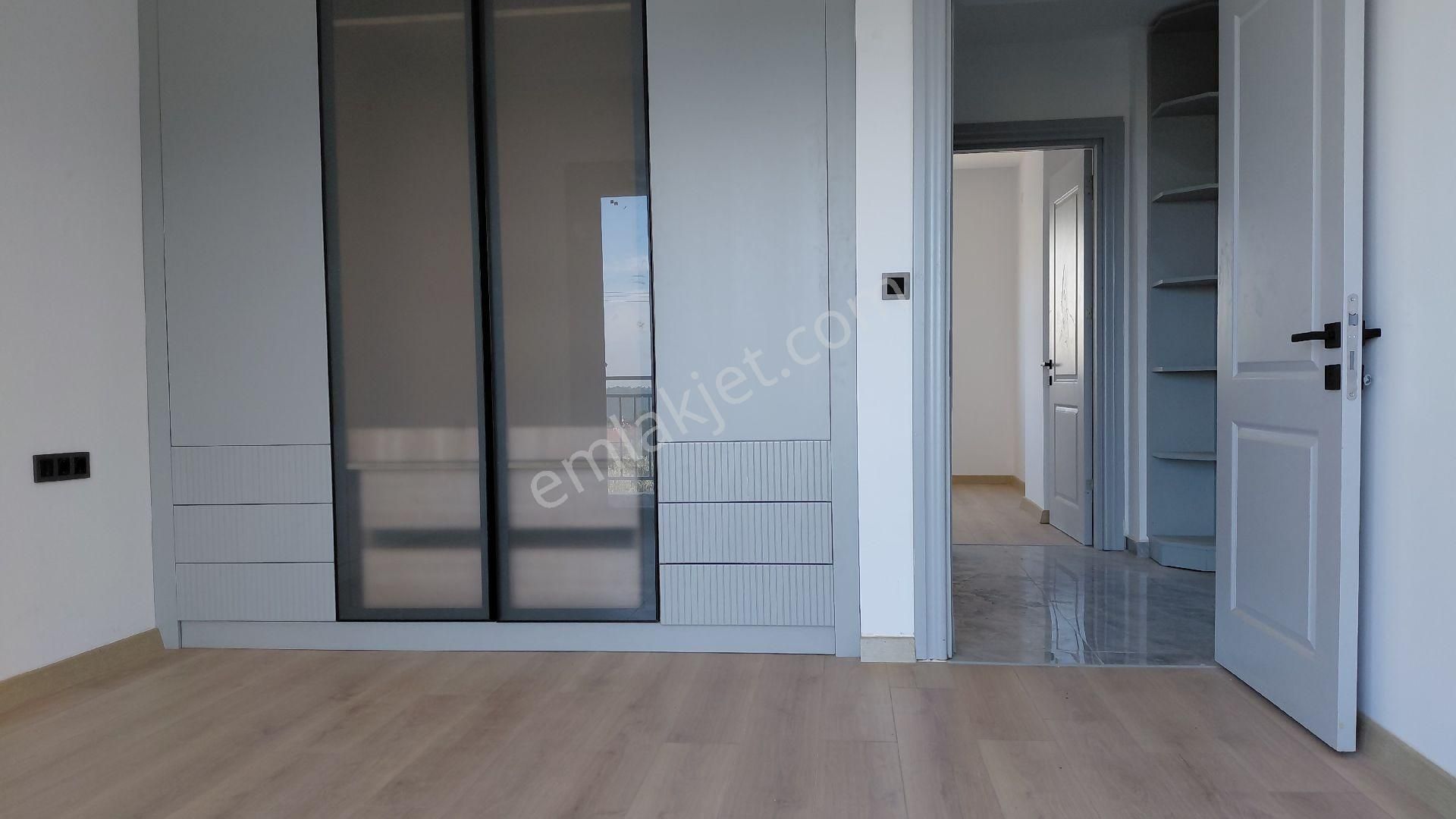 Abük Merkezde Müstalil ,havuzlu ,otoparklı,bahçeli 3+1 Villa - Görsel 20