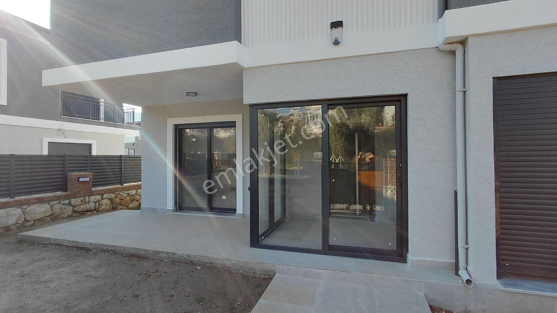 Abük Merkezde Müstalil ,havuzlu ,otoparklı,bahçeli 3+1 Villa - Görsel 5