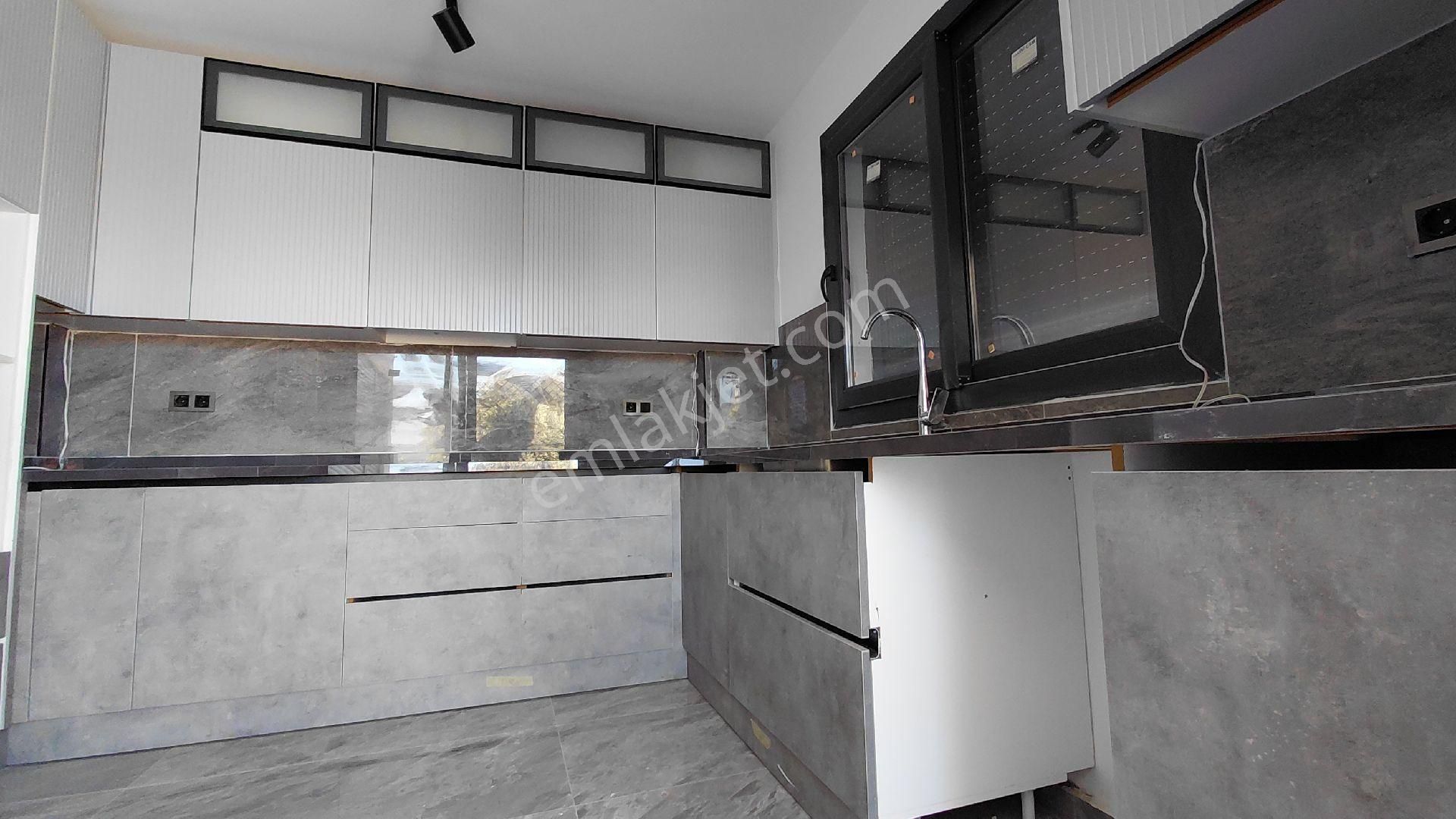 Abük Merkezde Müstalil ,havuzlu ,otoparklı,bahçeli 3+1 Villa - Görsel 33