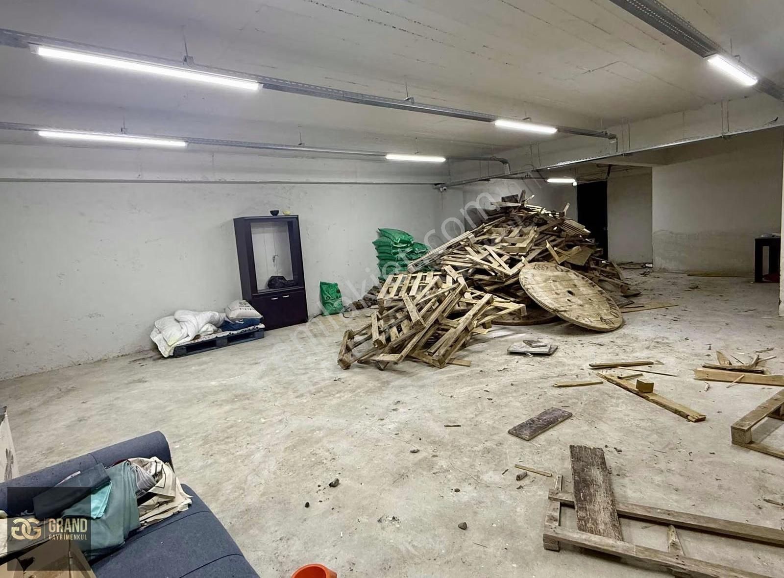 Bağlıca'da Cadde Üstü 3 Katlı Hazır Müşterili Pet Kuaför - Görsel 26