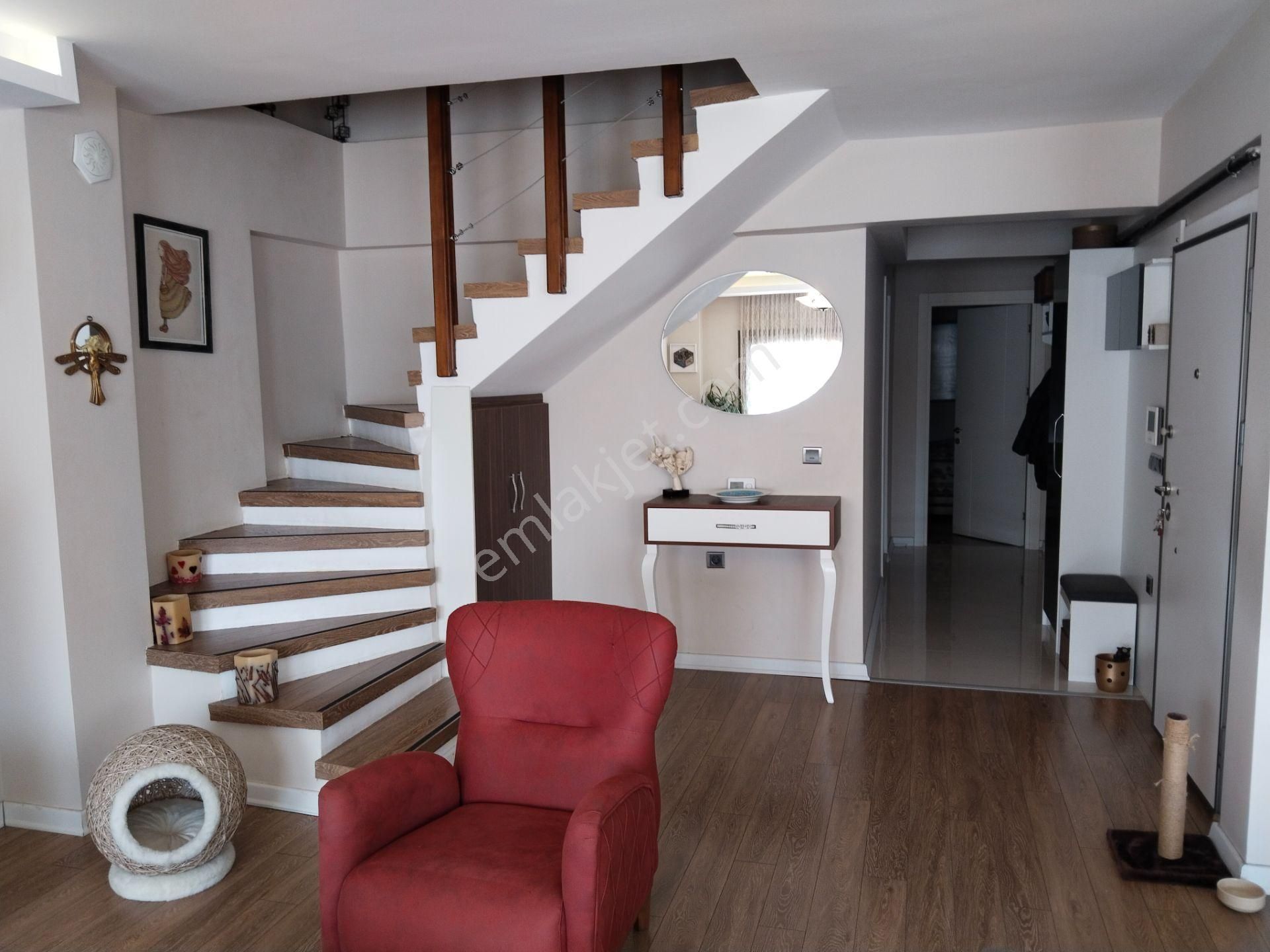 Karşıyaka Belediye Karşısı Dubleks Satılık 3+1 Daire - Görsel 11