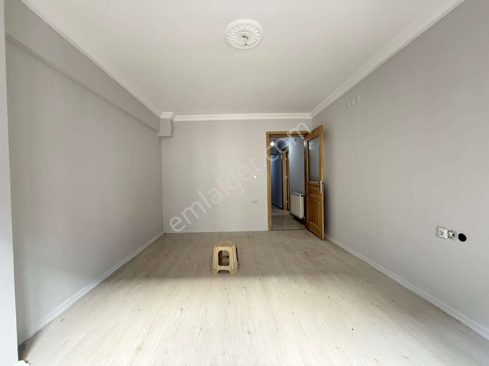🏡 Muradiye Mahallesi 🏡 ✅2+1 100 M2 5 Katlının 2 Katı ❇️ Full Özelikli Petek Kombili - Görsel 3