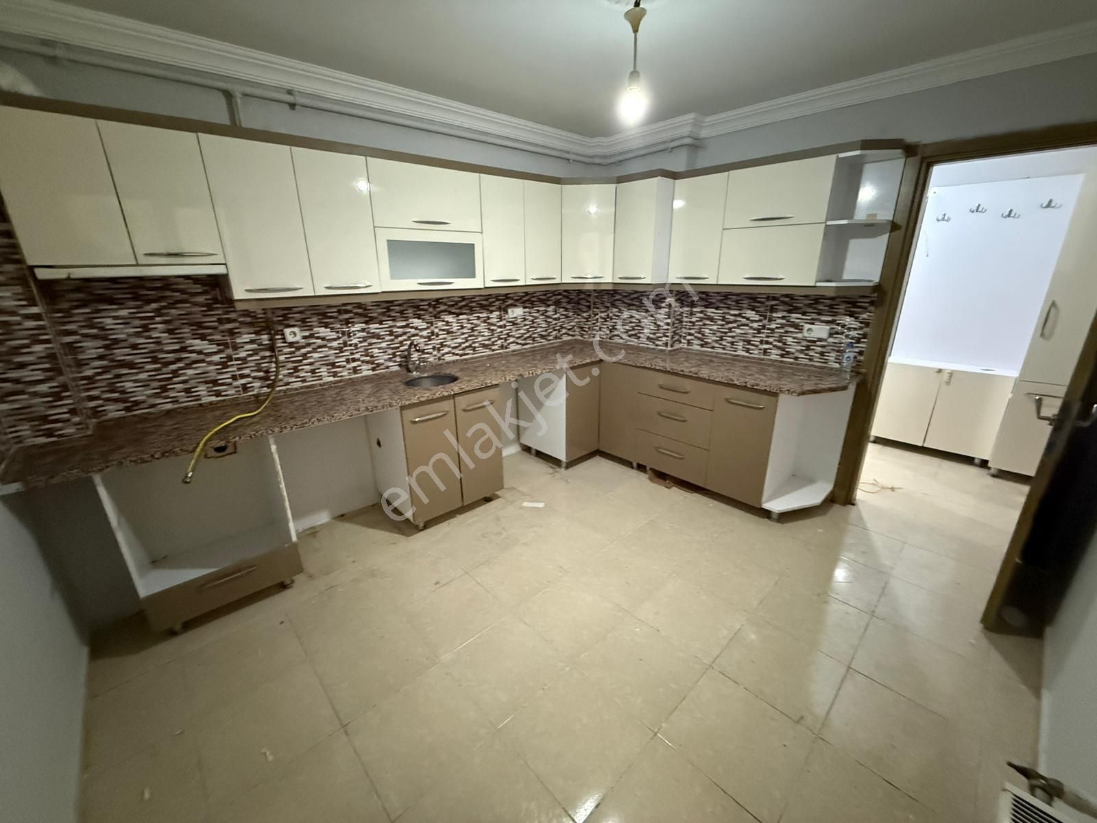 🏡 Muradiye Mahallesi 🏡 ✅2+1 100 M2 5 Katlının 2 Katı ❇️ Full Özelikli Petek Kombili - Görsel 6