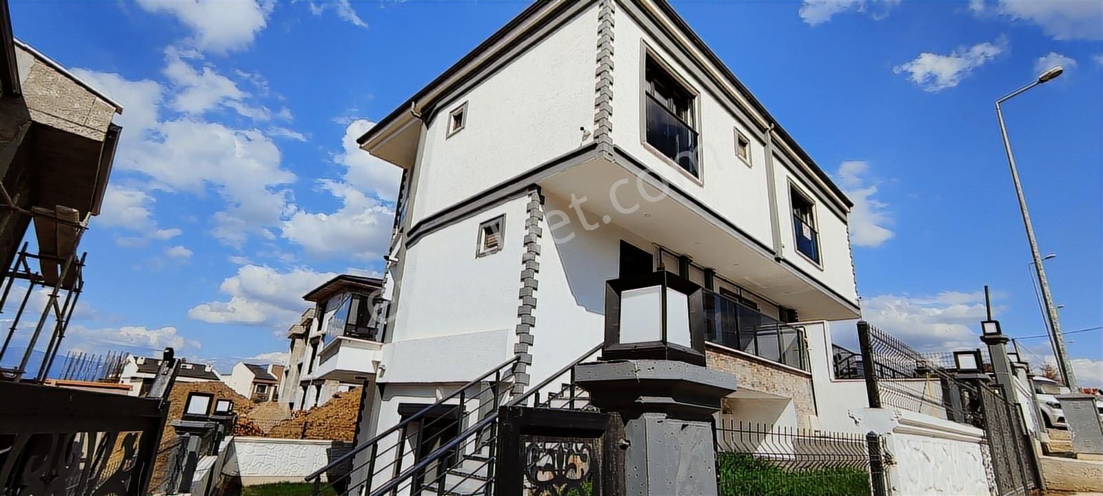 Rw Nefes' Ten Pelitköy' De Deniz Manzaralı 4+1 Villa - Görsel 5