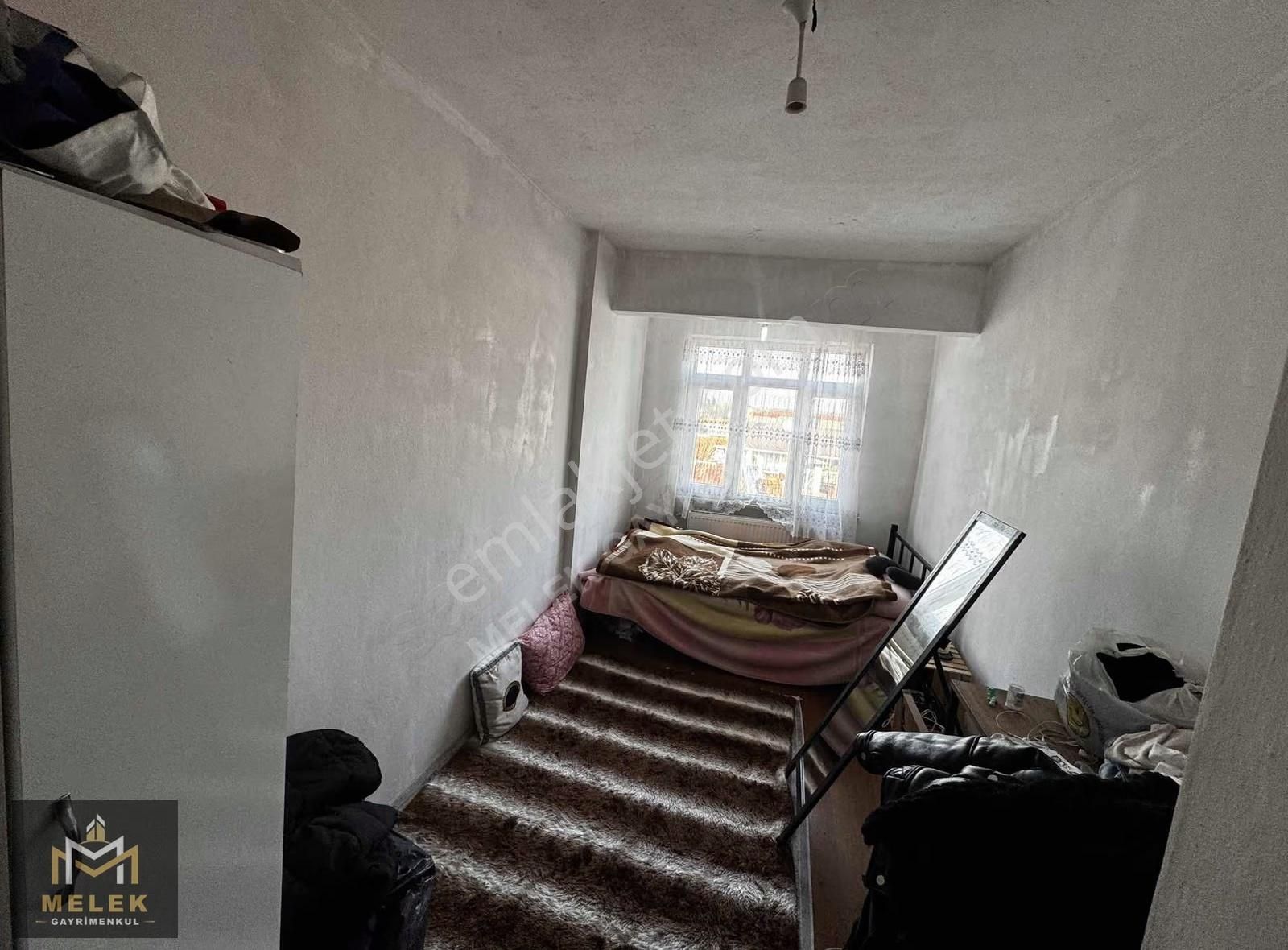 Bağcılar Yüzyıl 42 Evlerde Hissesi 25 Kat 5 Acil Satılık Daire - Görsel 3