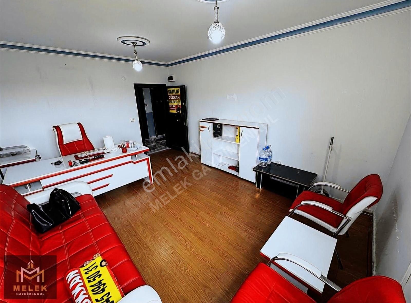 Bağcılar Yüzyıl Otocenter De Kiralık Ofis