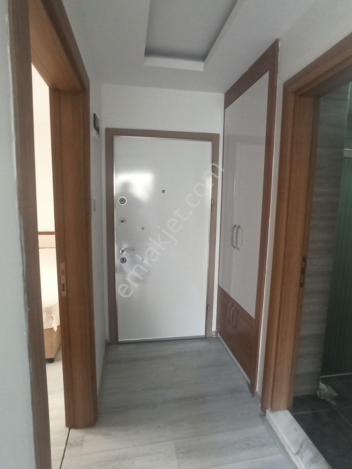 Kuşadası Merkezde Full Eşyalı 1+1 2.kat Satılık Daire - Görsel 6