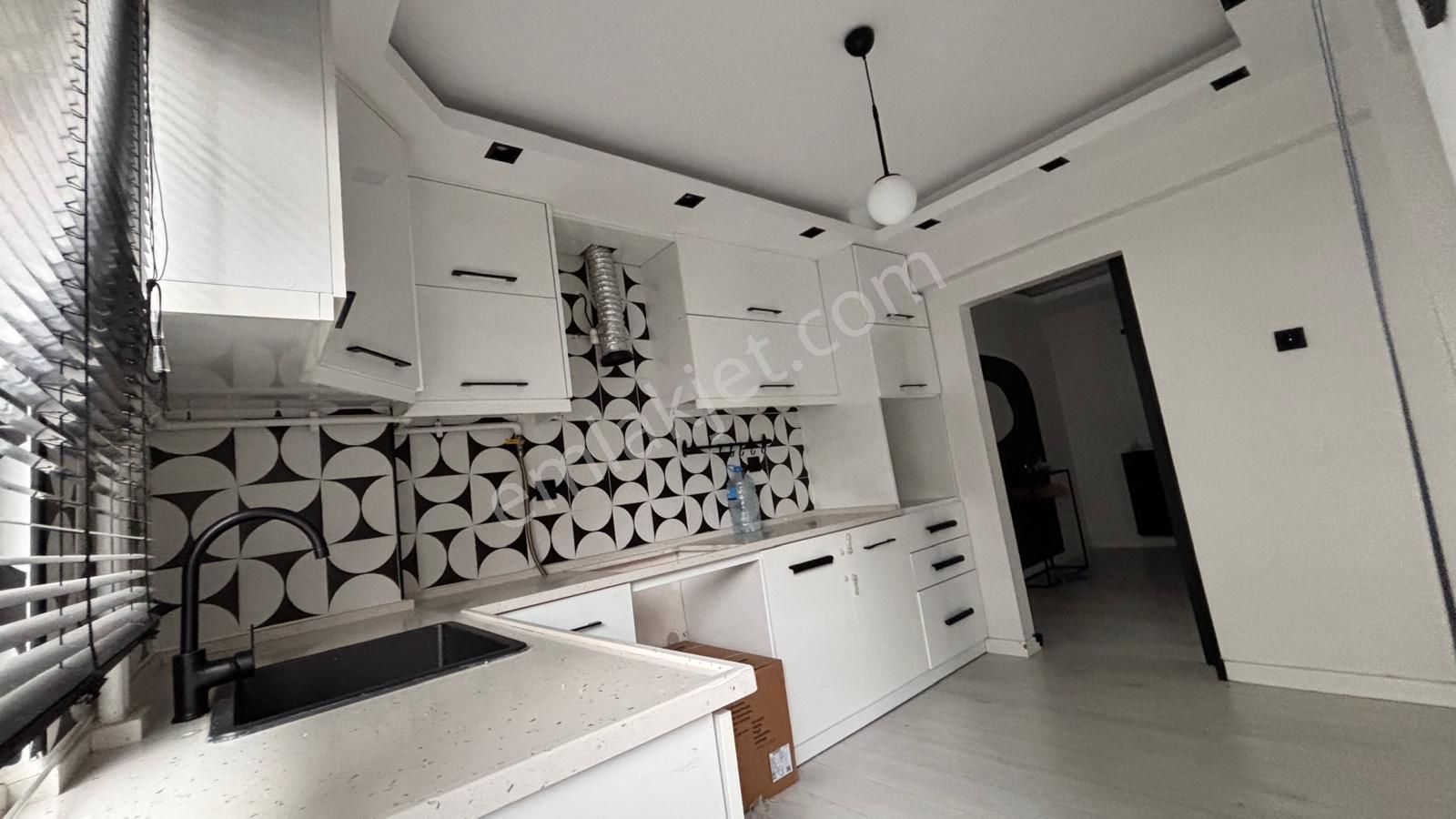 Beşevler Mahallesinde Arakat İçi Yenilenmiş 3+1 Dare - Görsel 2