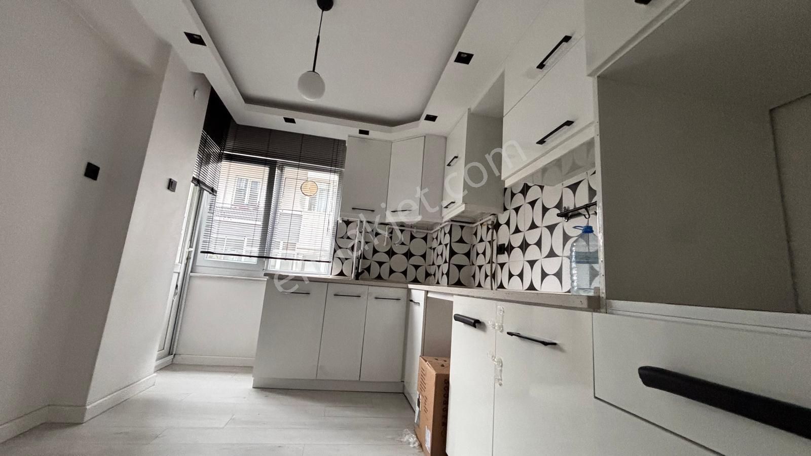 Beşevler Mahallesinde Arakat İçi Yenilenmiş 3+1 Dare - Görsel 3