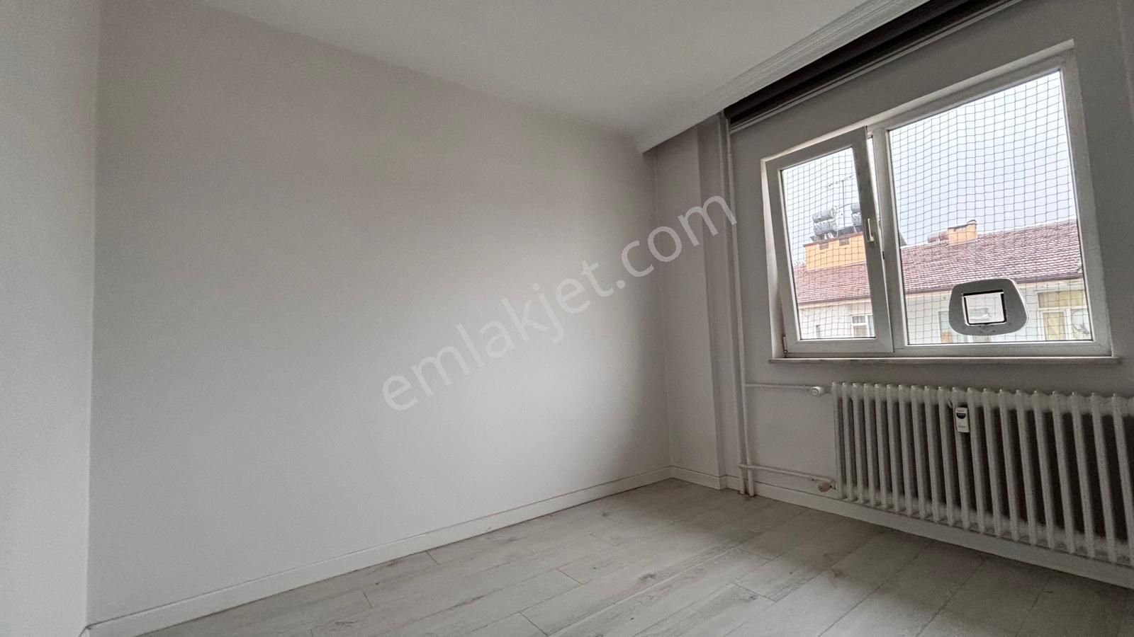 Beşevler Mahallesinde Arakat İçi Yenilenmiş 3+1 Dare - Görsel 10