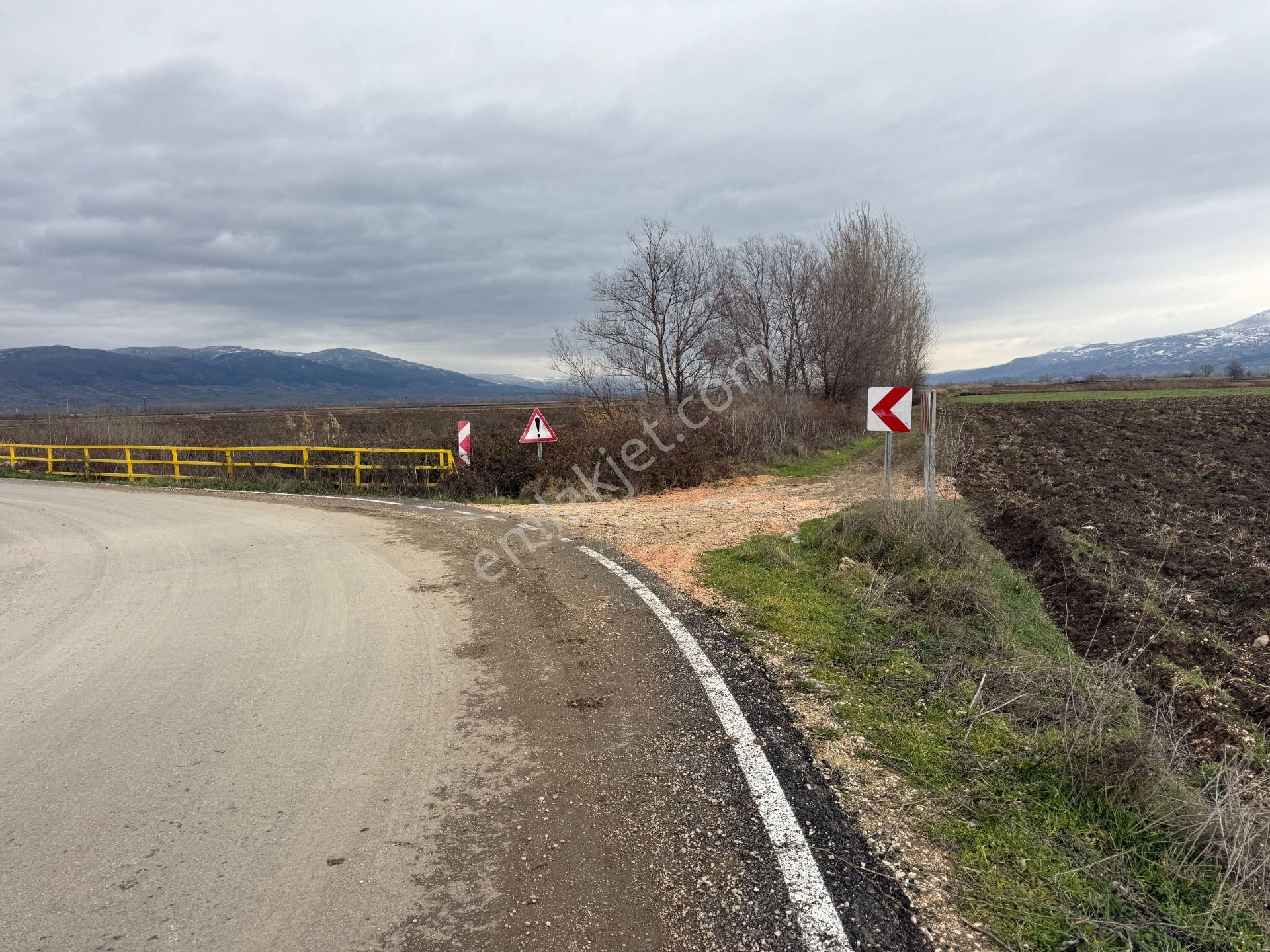 Yankıdan Pazar Ovayurt Köyü Suyu Yolu Olan 7.828m2 Satılık Tarla - Görsel 17