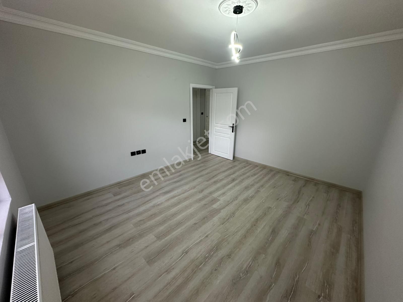 Ufuktepe Cadde Üzeri Asansörlü Geniş Full Yapılı 3+1 - Görsel 18
