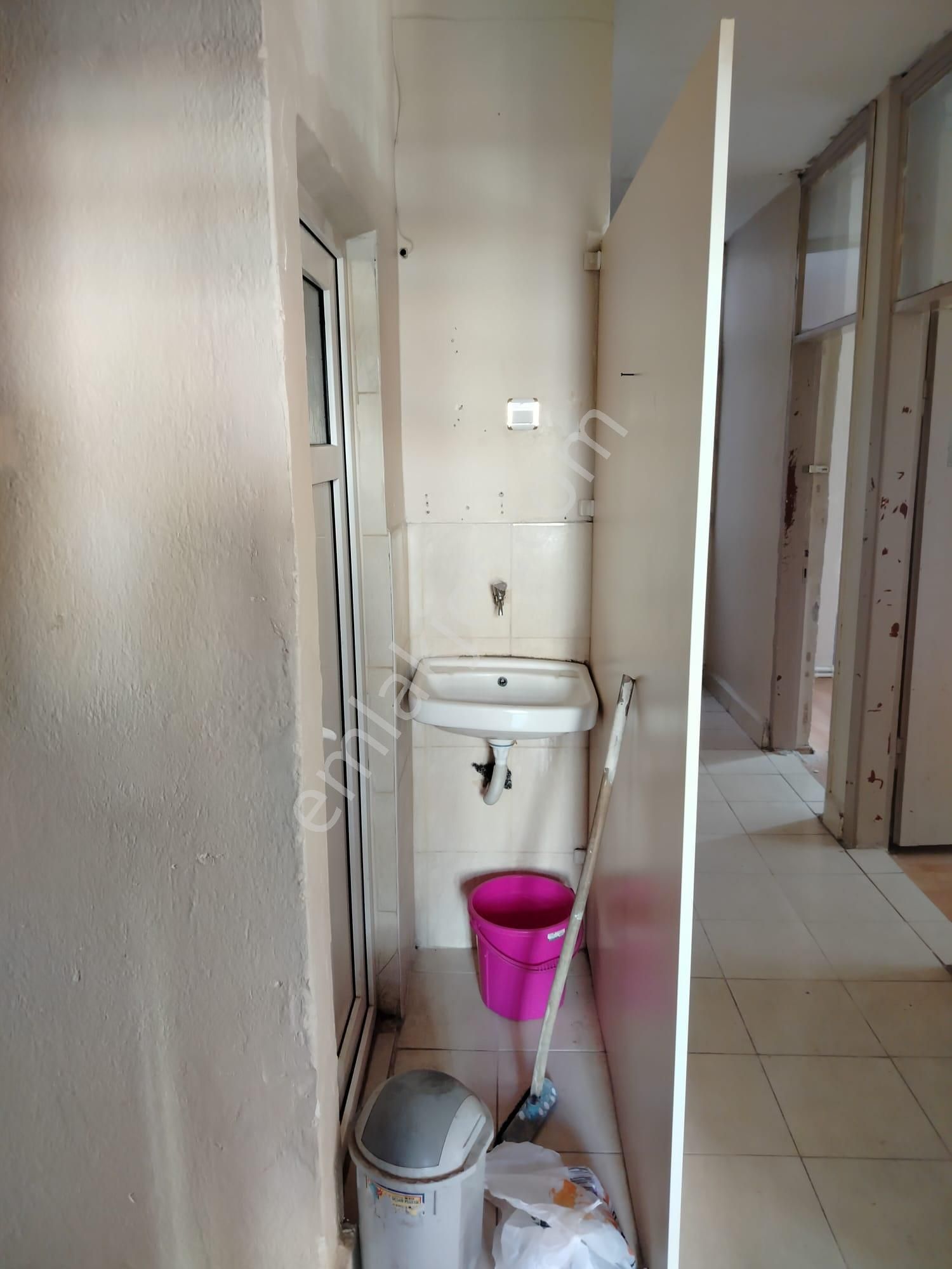 Afyon Tezcan Emlaktan Marulcu Mahallesinde 3+1 Satılık Daire - Görsel 3