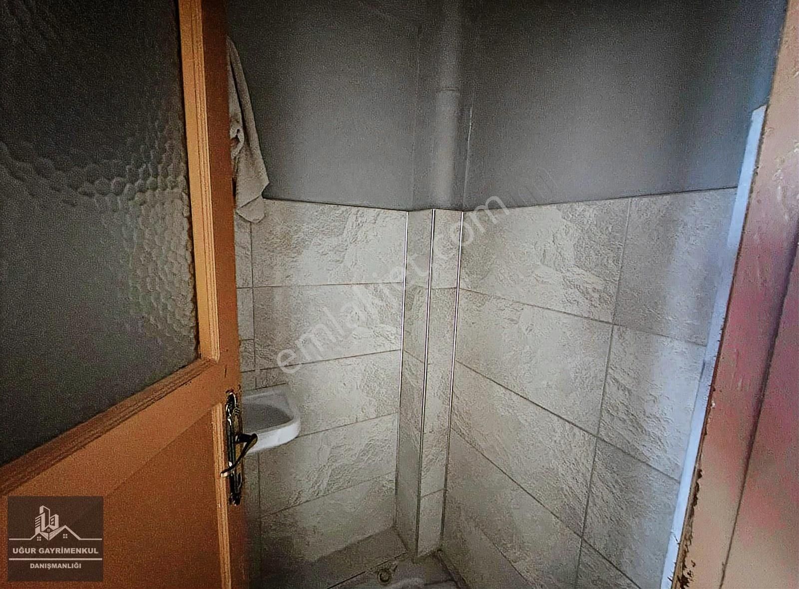 Uğur Gayrimenkul'den Ilıca Caddesinde Kiralık 3+1 Daire - Görsel 2