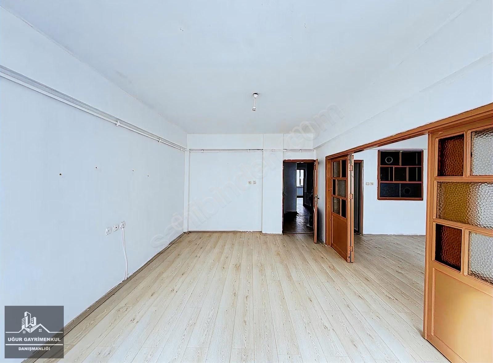 Uğur Gayrimenkul'den Ilıca Caddesinde Kiralık 3+1 Daire - Görsel 4