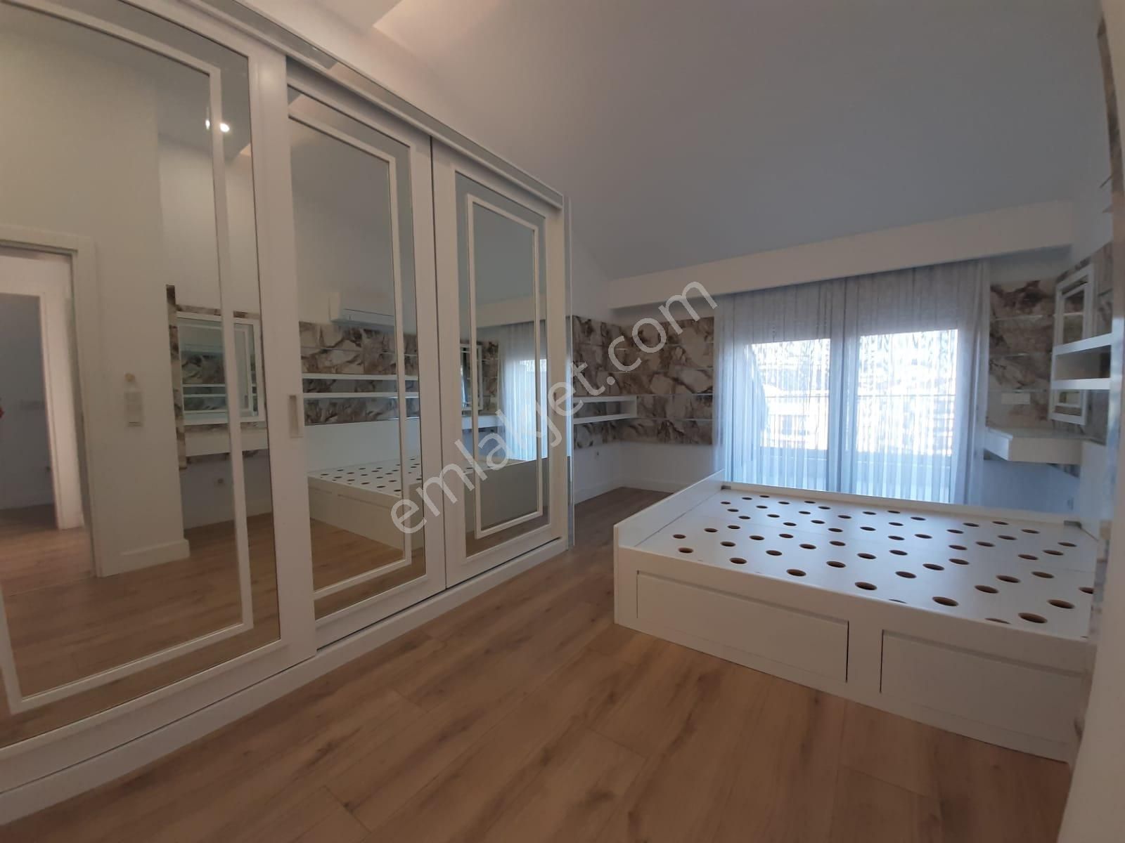 Konyaaltı 'nda Donanımlı Site İçerisinde 4+1 Ultra Lüks Dubleks - Görsel 9