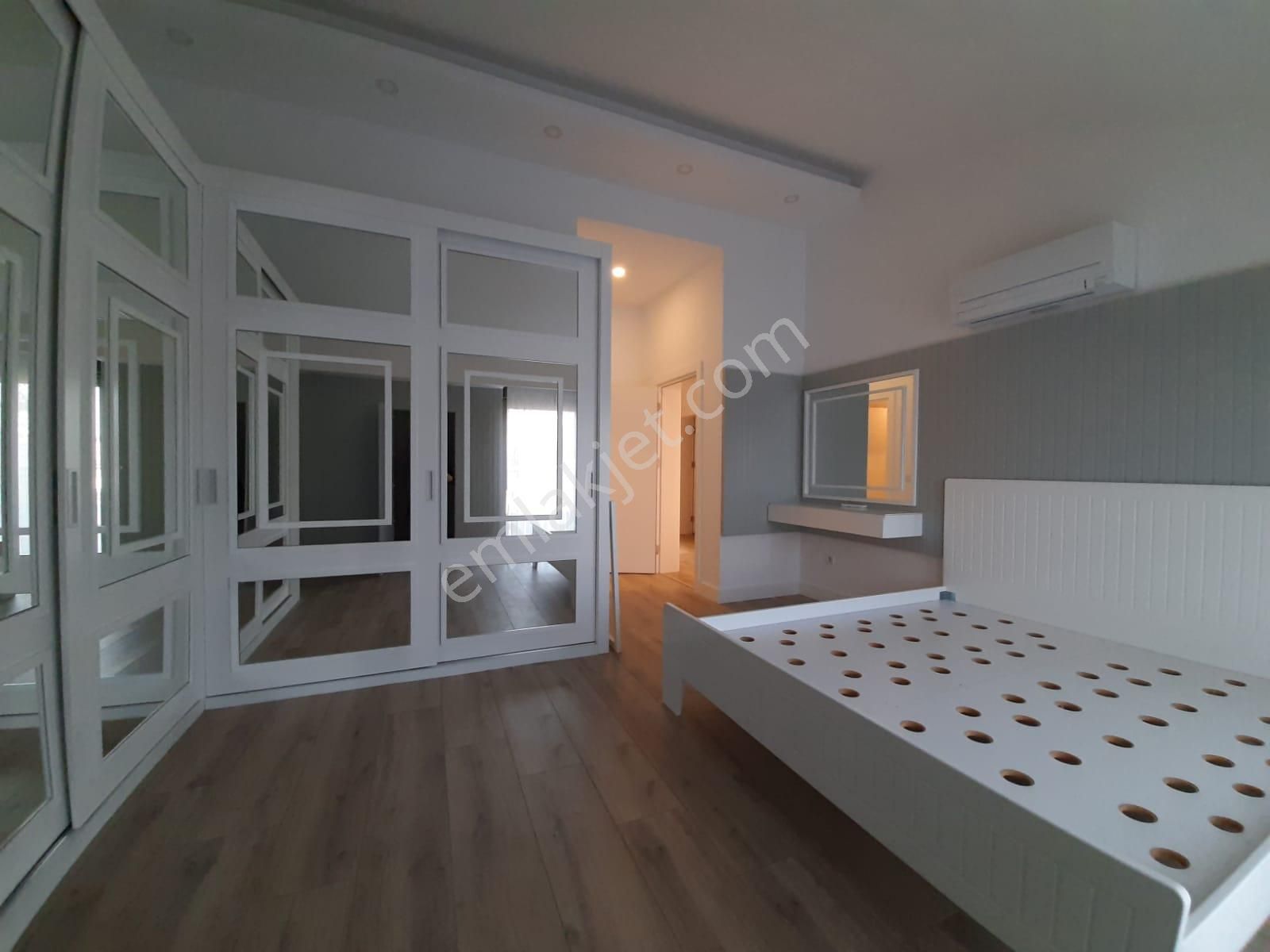 Konyaaltı 'nda Donanımlı Site İçerisinde 4+1 Ultra Lüks Dubleks - Görsel 18