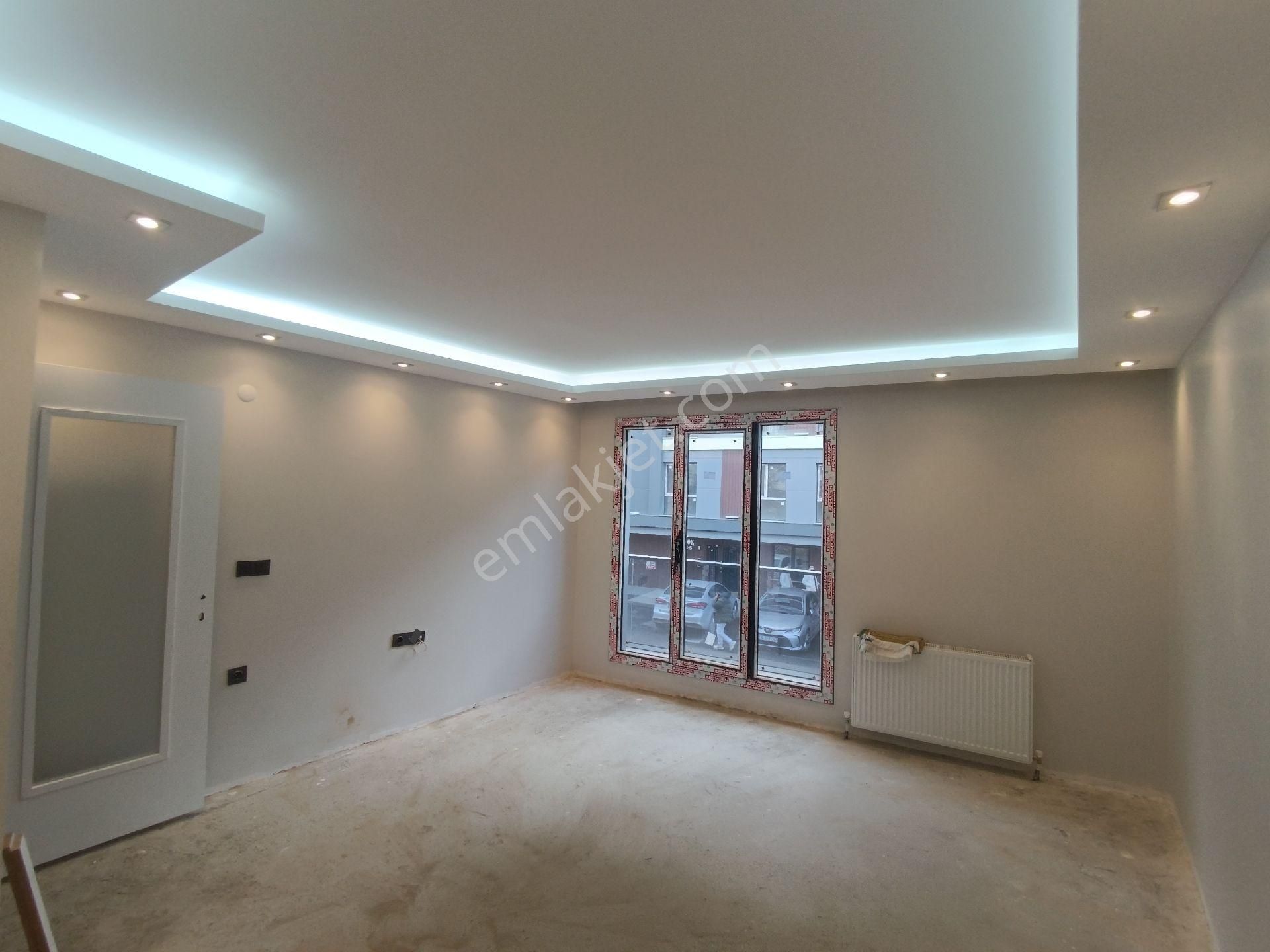 Para'dan Çekmeköy Merkez Mah. Balkonlu Lüx 2+1 Satılık Daire