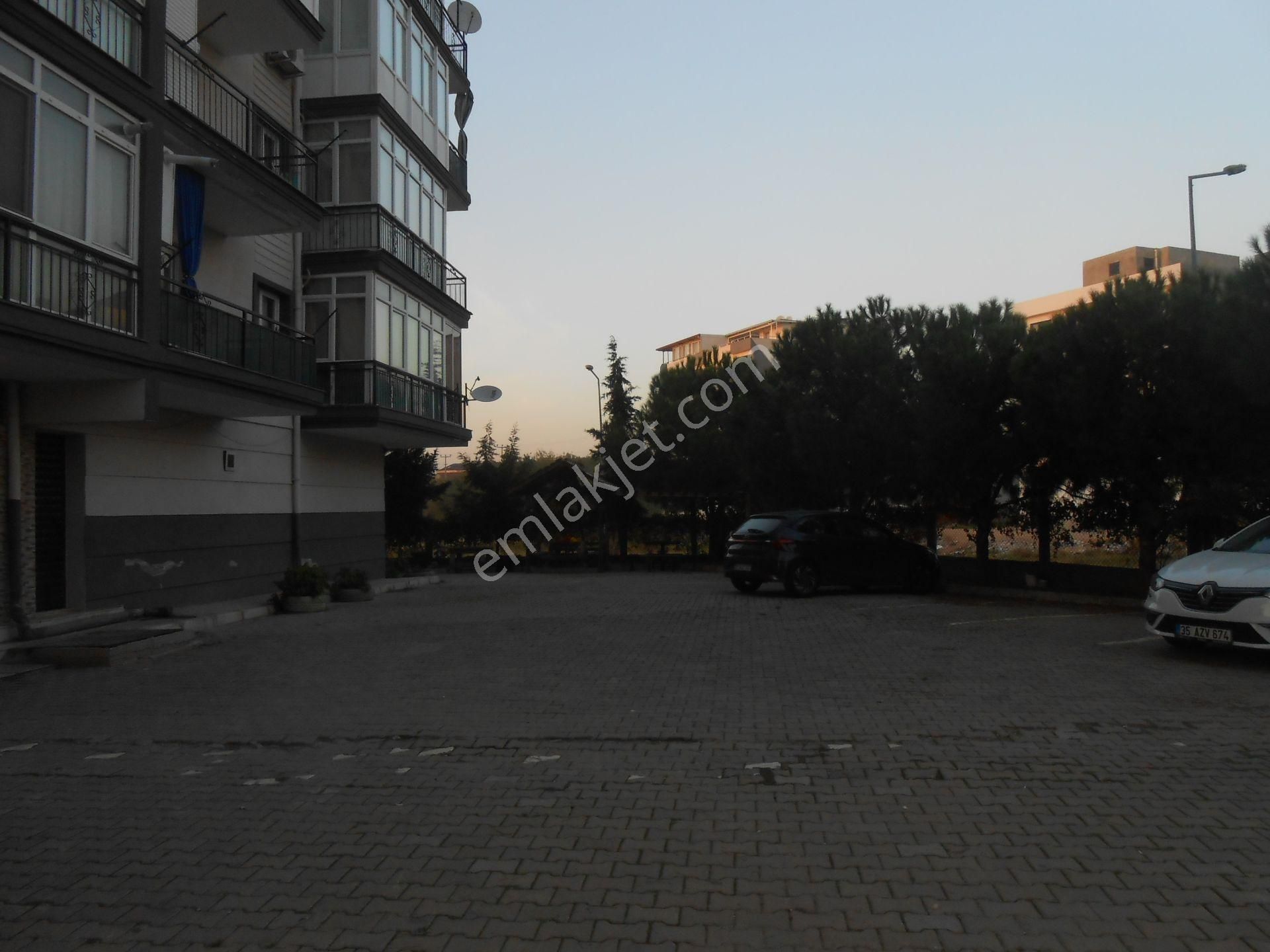 Site İçerisinde D.gazlı Ara Kat Kiralık Daire