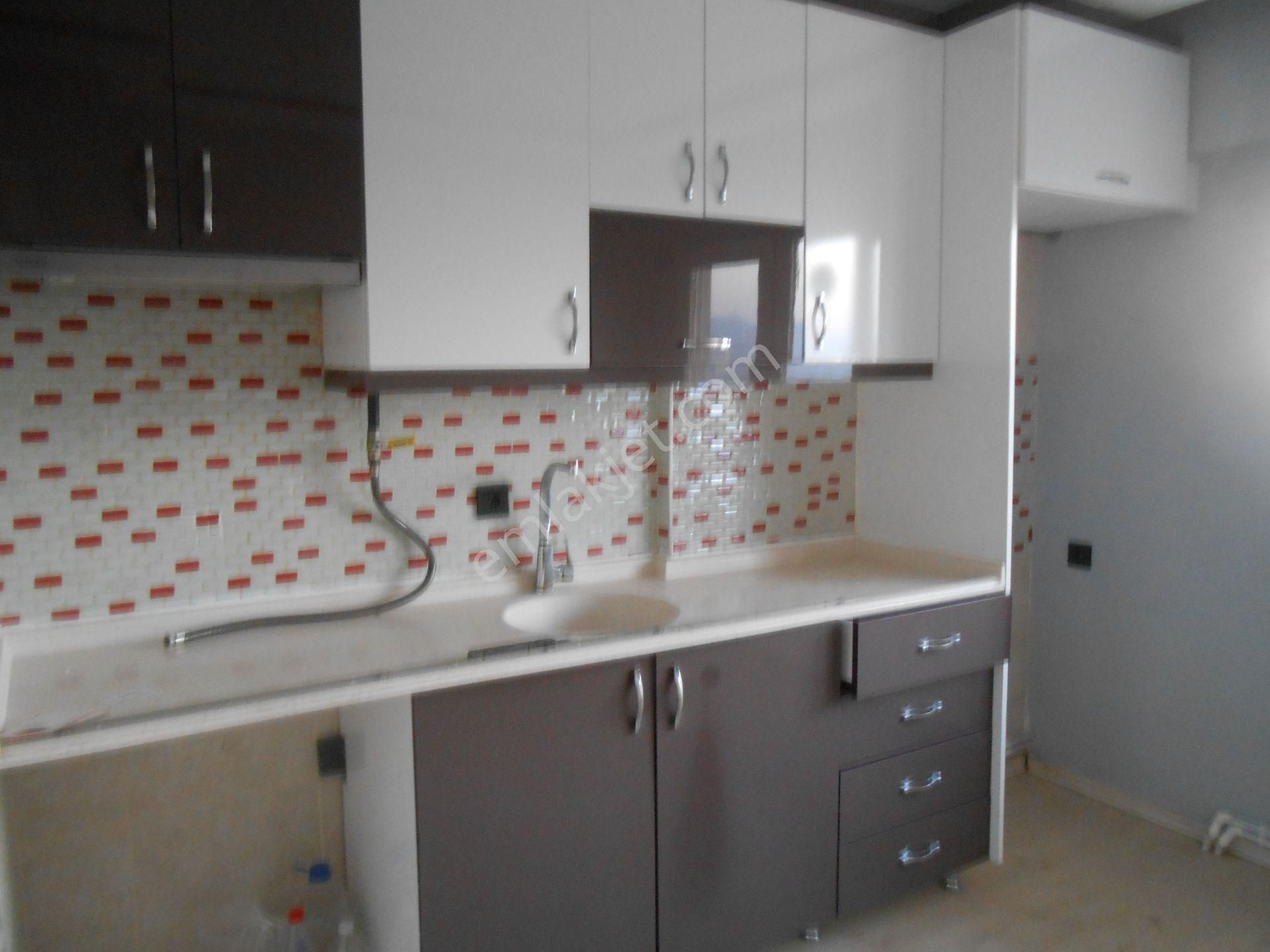 Site İçerisinde D.gazlı Ara Kat Kiralık Daire - Görsel 5