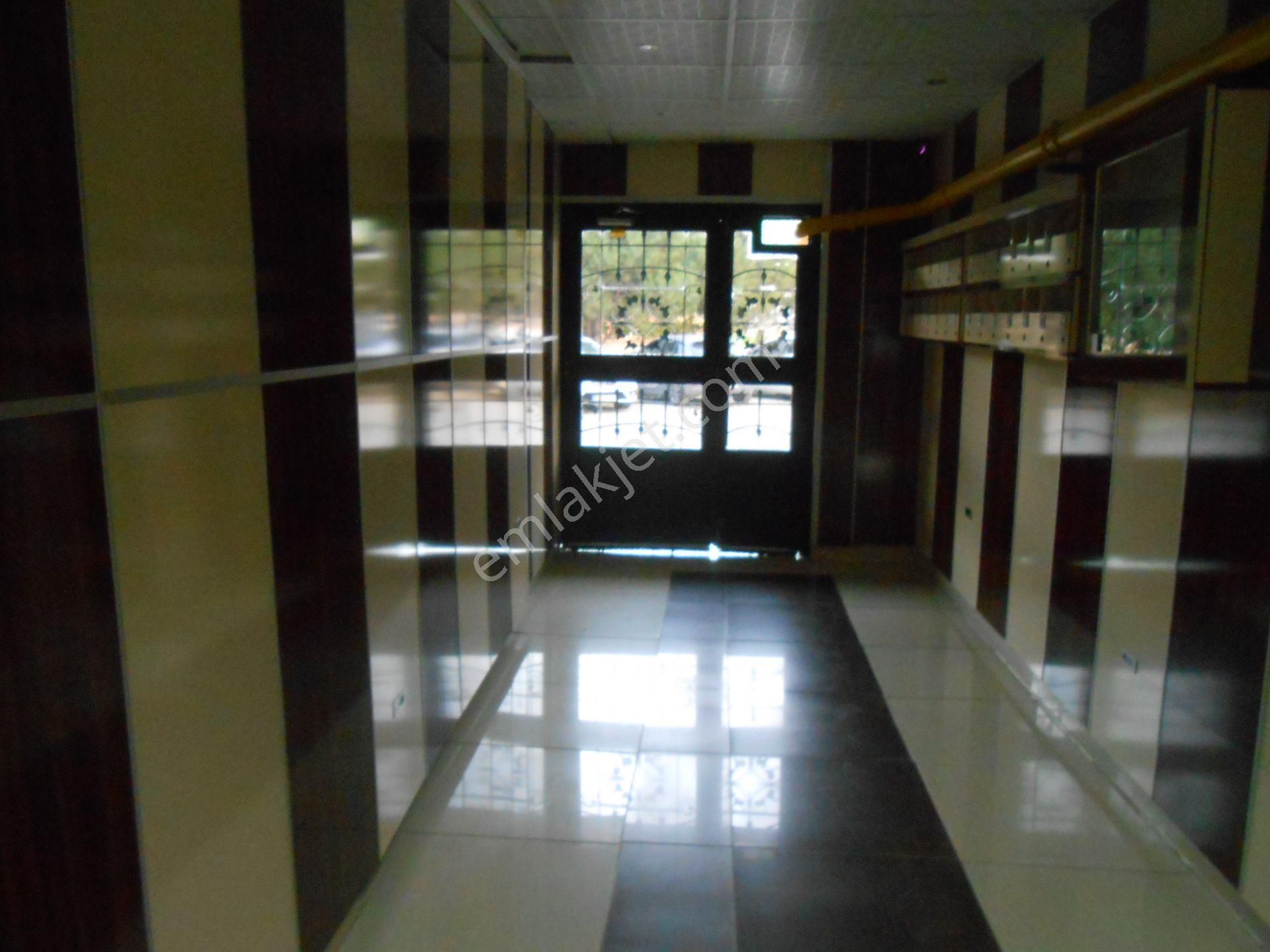 Site İçerisinde D.gazlı Ara Kat Kiralık Daire - Görsel 22