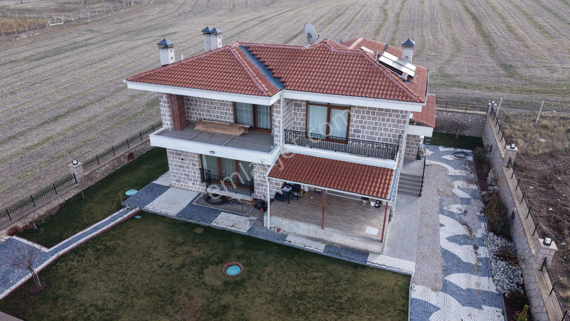 Gölbaşı - Bahçelievler Mah. Göl Manzaralı Satılık Villa - Görsel 4