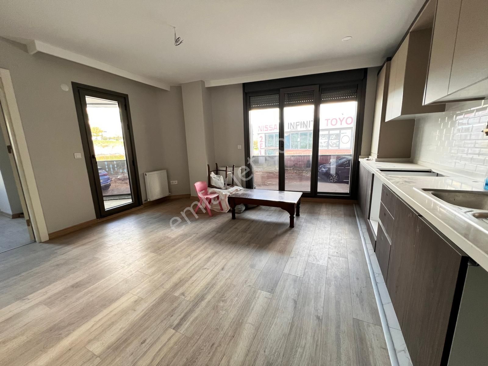 Küçükyalı'da Sıfır Binada Köşe Konumda Ön Cepheli 1+1 - Görsel 8