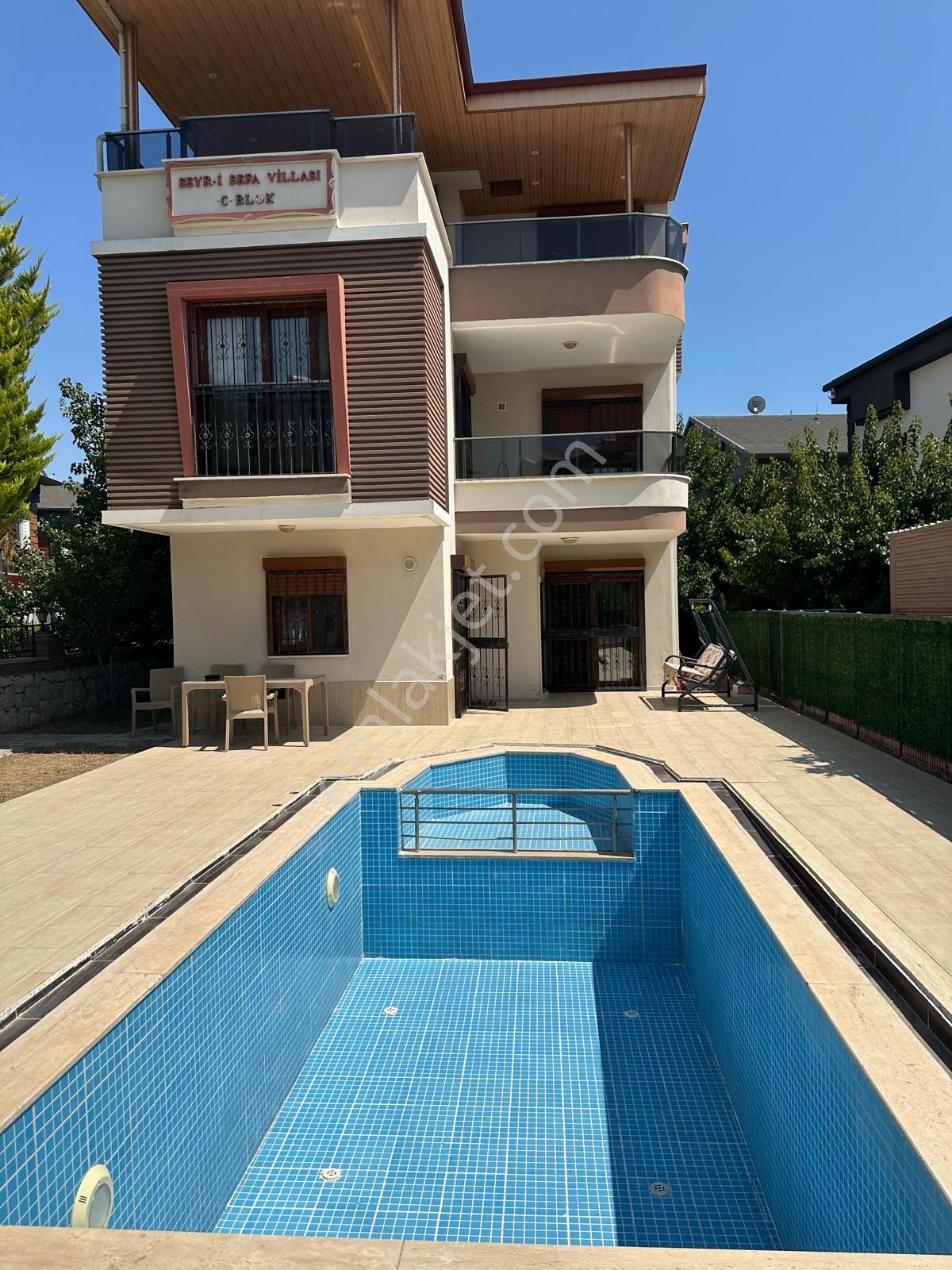 Didim Altınkum Mah. 4+1 Havuzlu Bahçeli Müstakil Villa Eşyalı 6 Yaşında Denize 1200 Mt