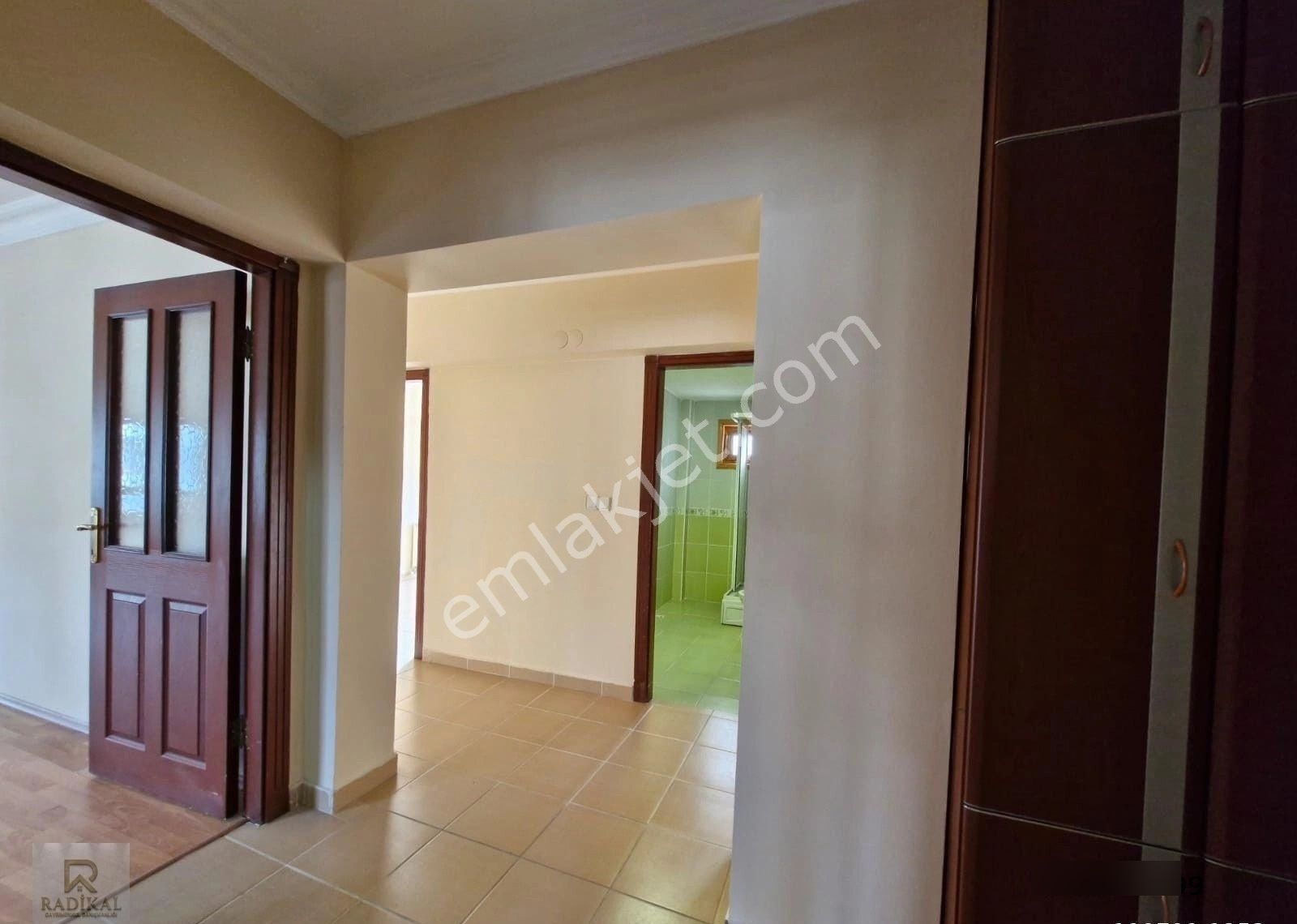 Birlik Mahallesi 471. Sokakta Ara Katta M2 Si Yüksek Kiralık 4+1 Daire ............ - Görsel 22