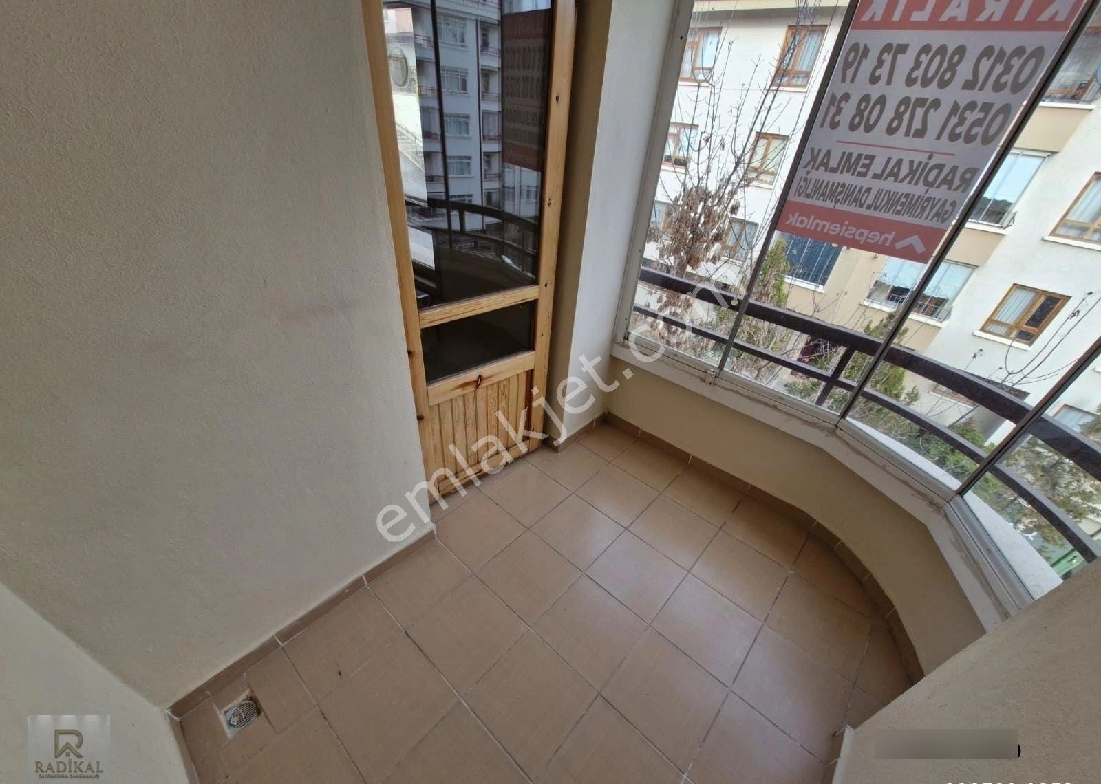 Birlik Mahallesi 471. Sokakta Ara Katta M2 Si Yüksek Kiralık 4+1 Daire ............ - Görsel 31