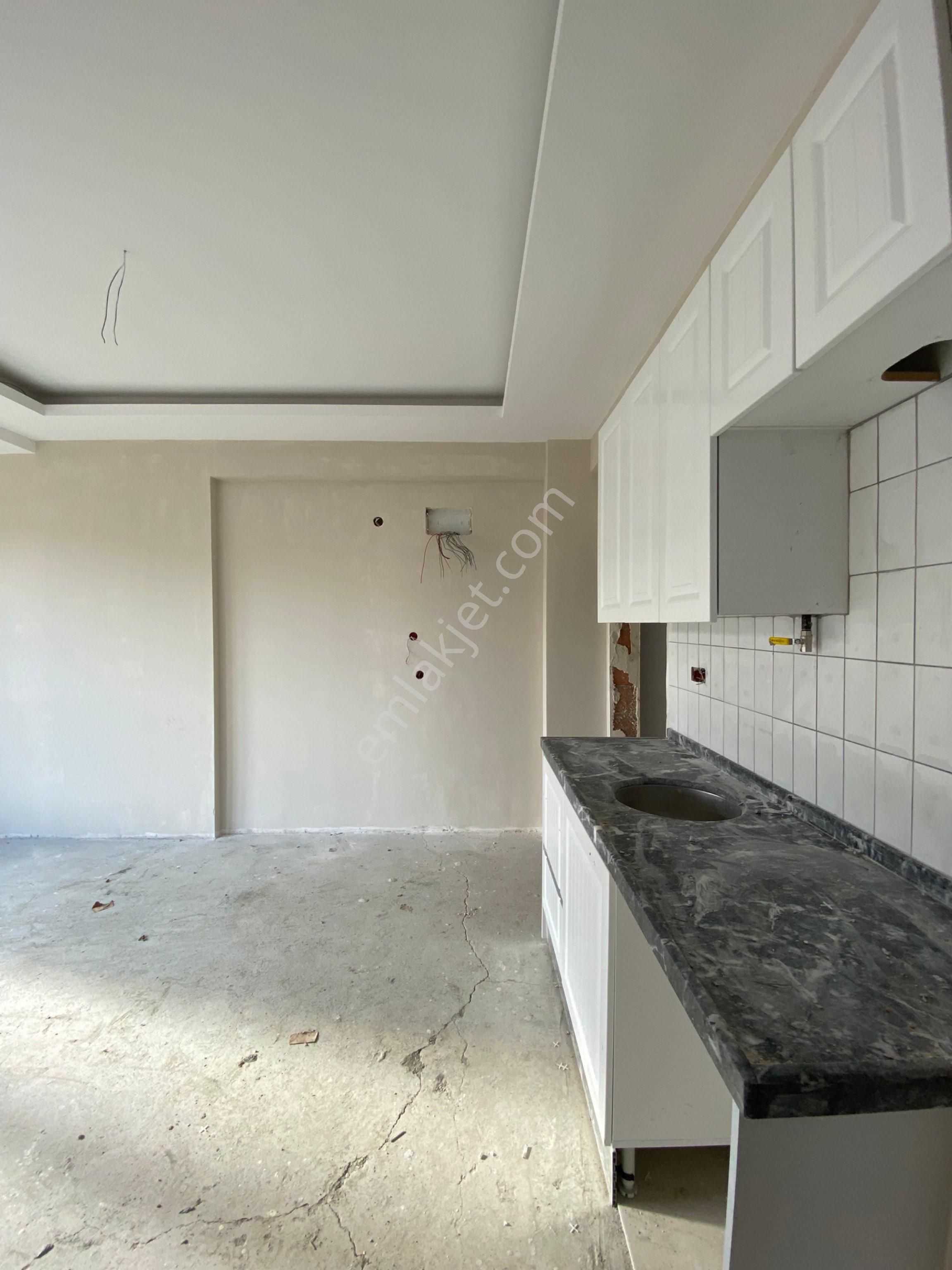 Körfez'de Havuzlu Sitede Fırsat Satılık 1+1 Daire!! - Görsel 10