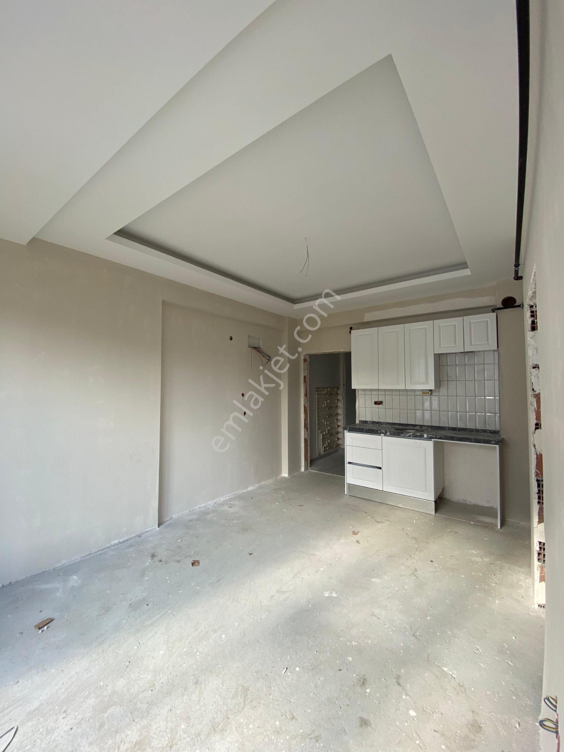 Körfez'de Havuzlu Sitede Fırsat Satılık 1+1 Daire!! - Görsel 2