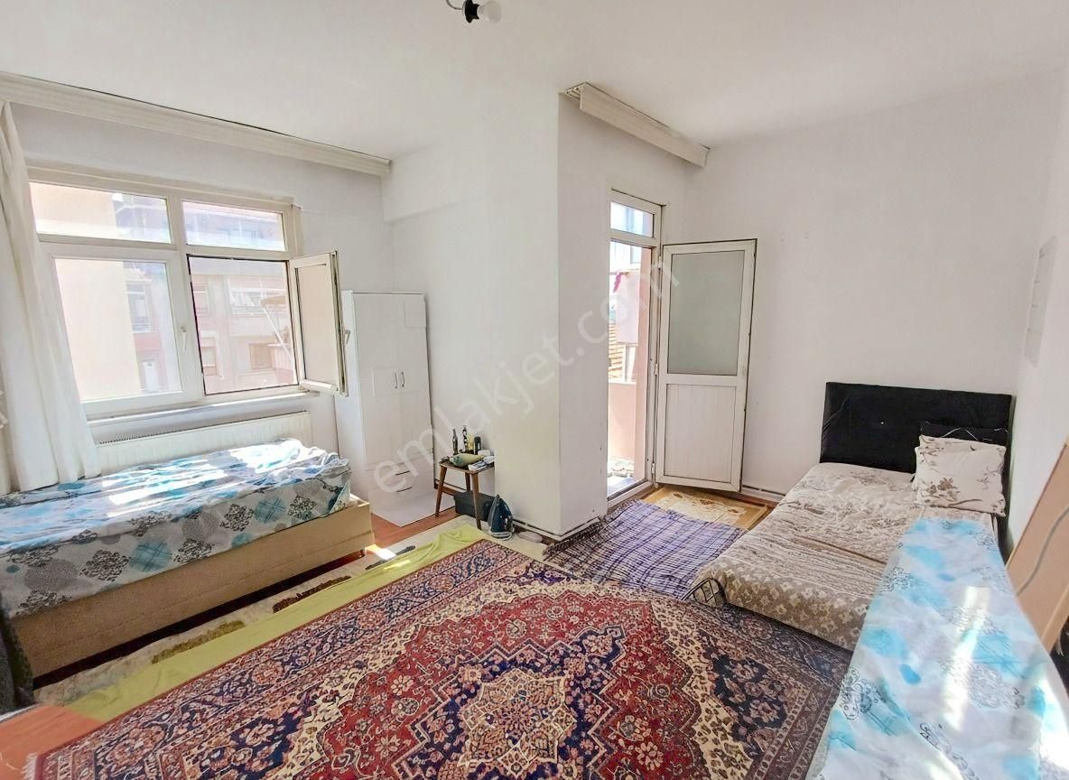 Sahibinden -bahçelievler Çobançeşme'de Çift Balkon Ara Kat Daire - Takas Seçeneği - Görsel 6