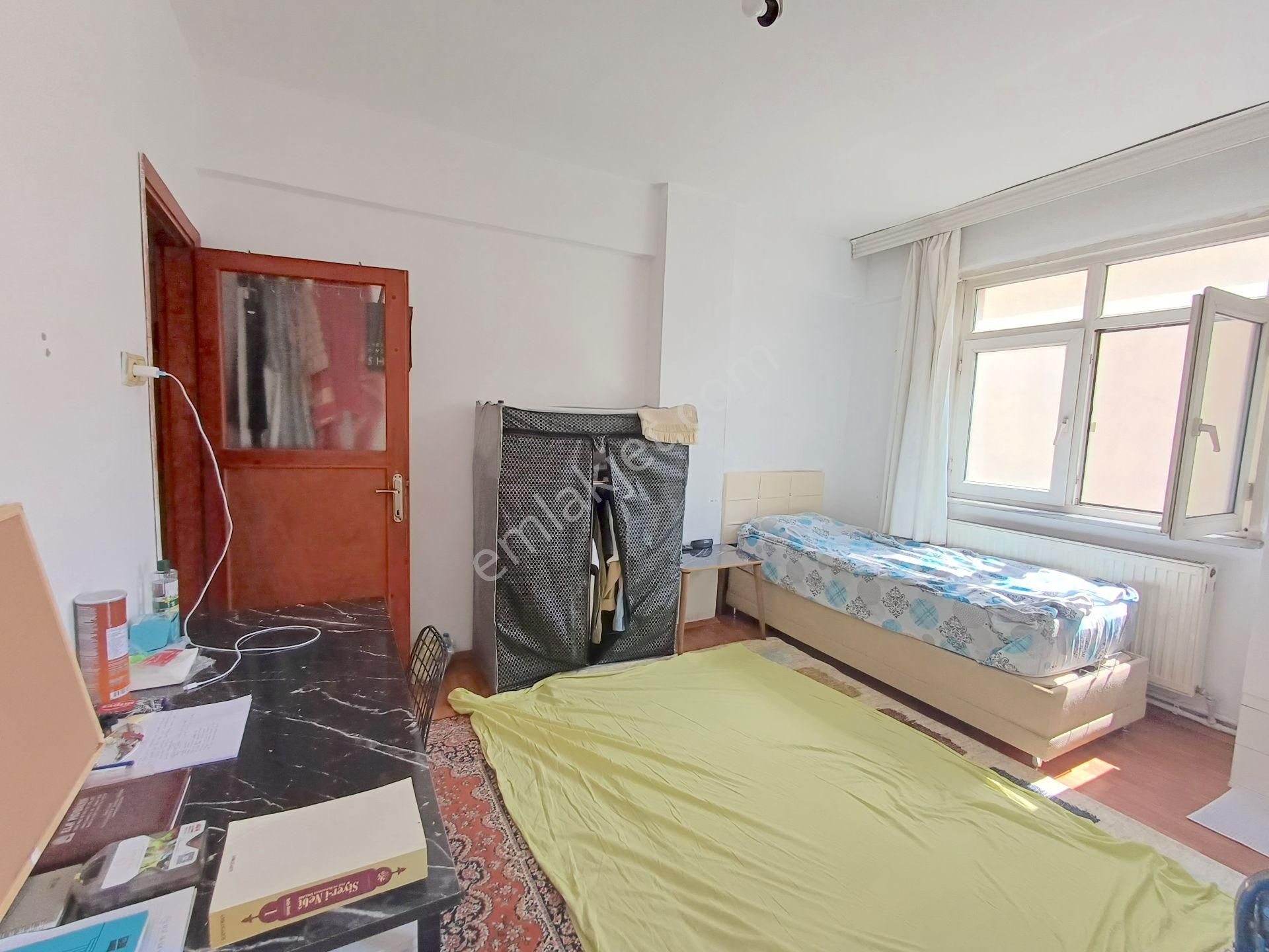 Sahibinden -bahçelievler Çobançeşme'de Çift Balkon Ara Kat Daire - Takas Seçeneği - Görsel 5