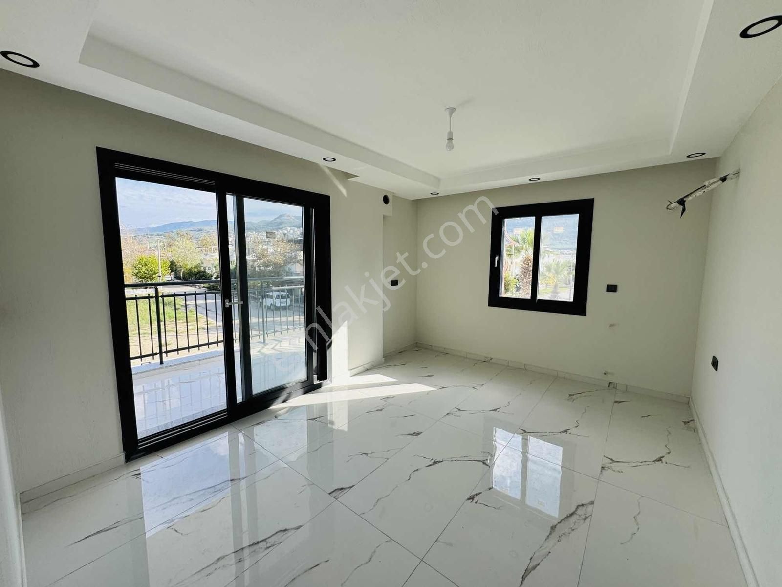 Güzelçamlı'da Denize 600 Mt Tam Müstakil Havuzlu 3+1 Villa - Görsel 3