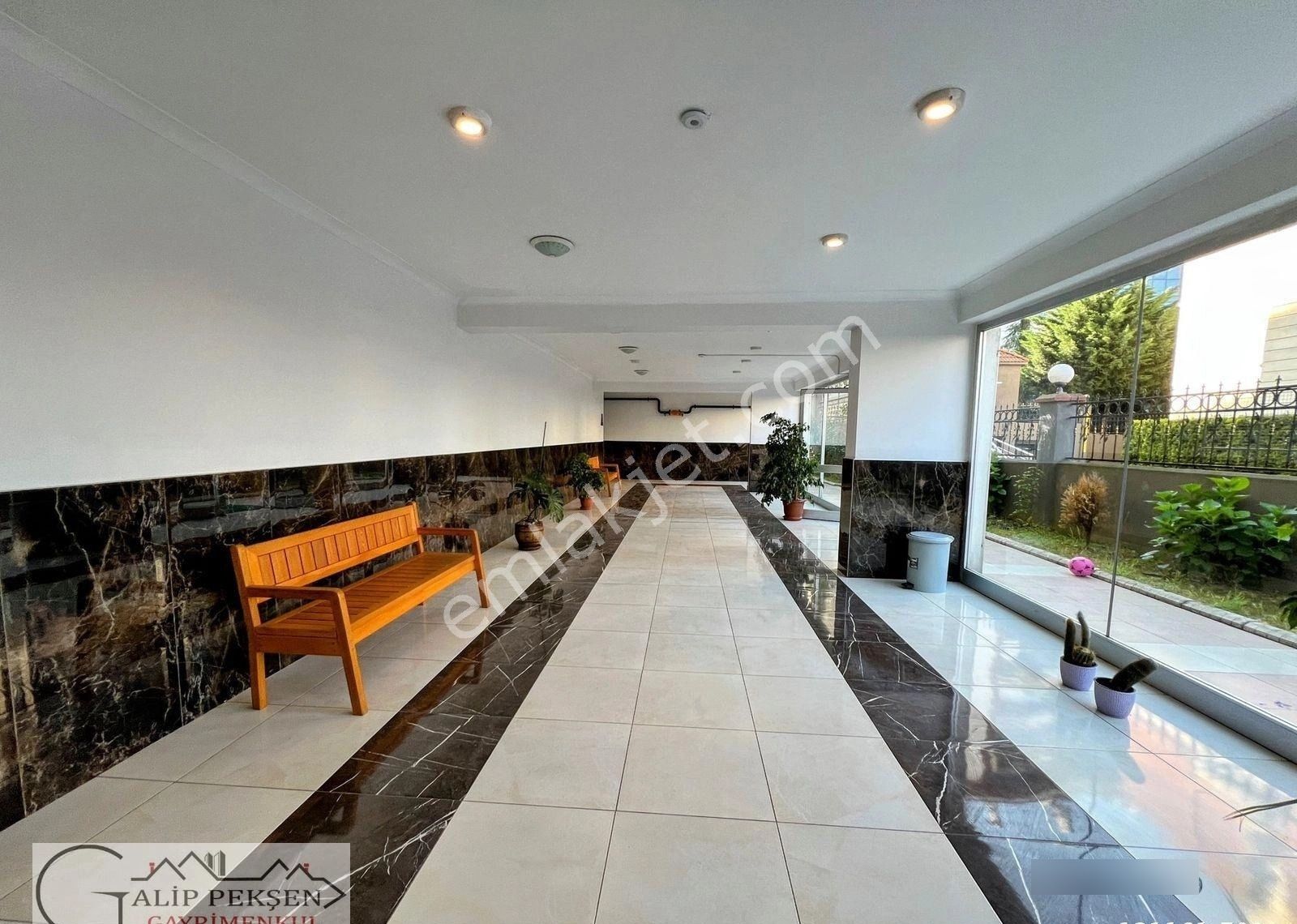 Trabzon Kaşüstü Akasya 2 Sitesinde 3+1 Geniş Daire - Görsel 10